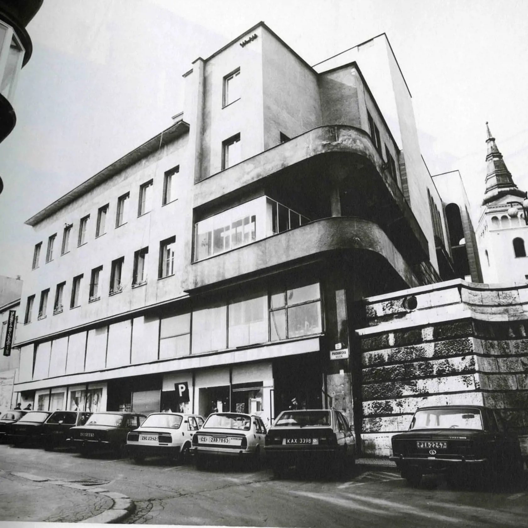 Rok 1972: Grossmannovský dom, alebo známa Pivovarská ulica.