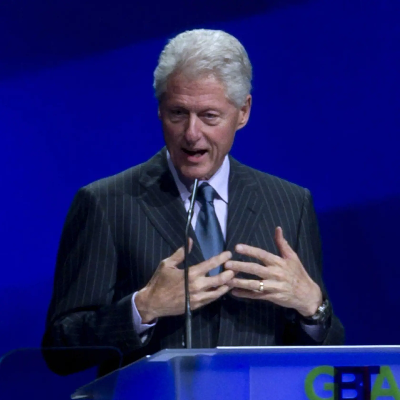 Bill Clinton na konferencii v Bostone, kde