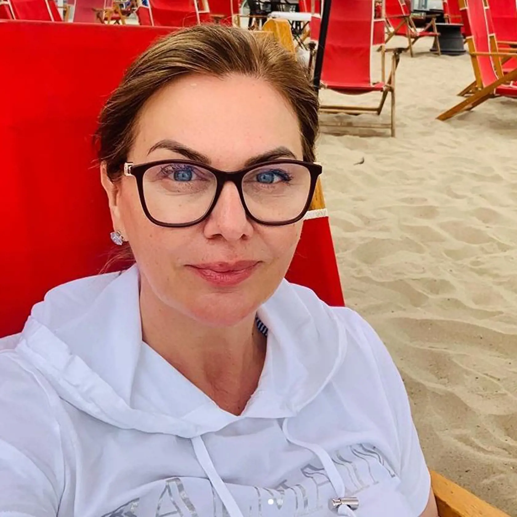Monika Beňová na pláži - vraj mali 19 stupňov.