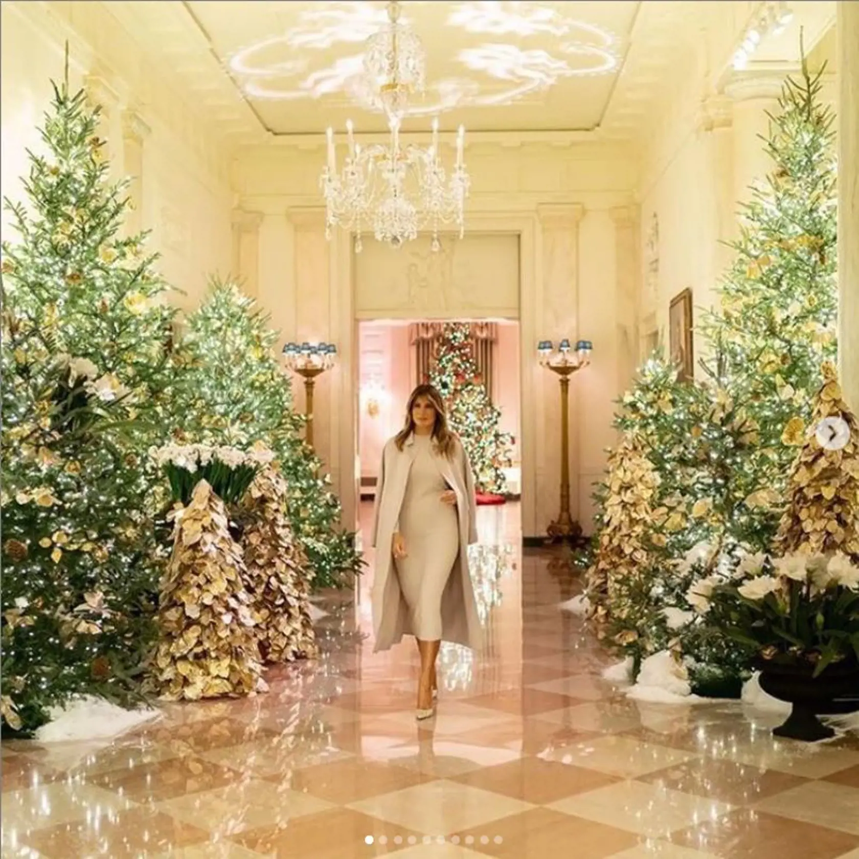 Melania Trump je kráľovná zimných kabátov.