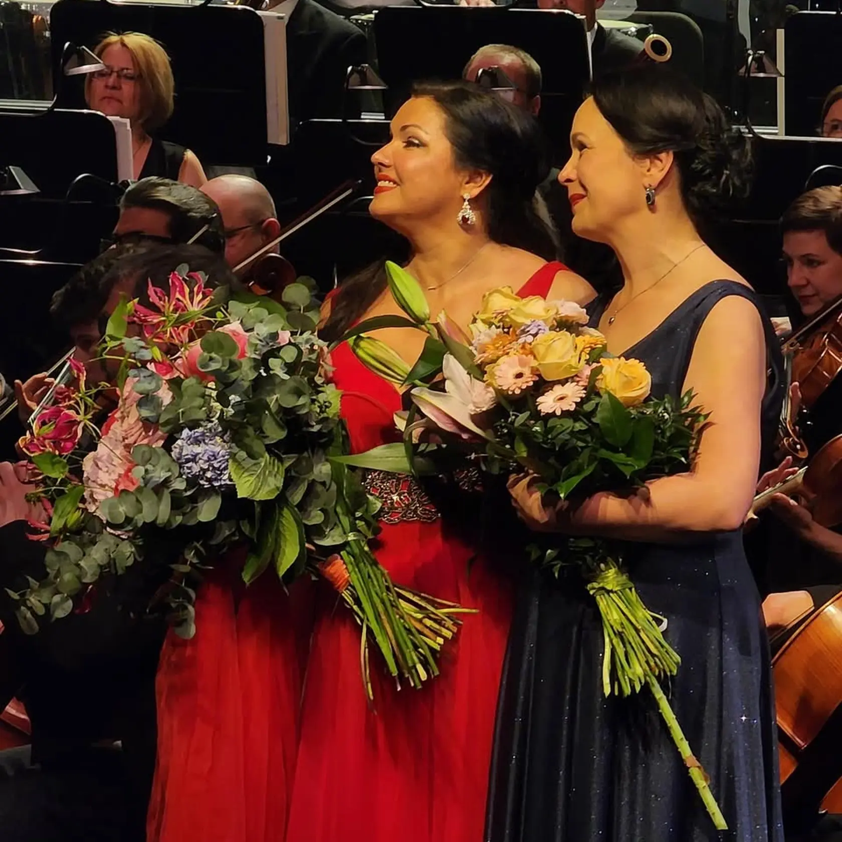 Anna Netrebko v Bratislave: Po jej boku si zaspieval mladý tenor Freddie De Tommaso, hosťovala aj Terézia Kružluaková a orchester dirigoval  Michelangelo Mazza.