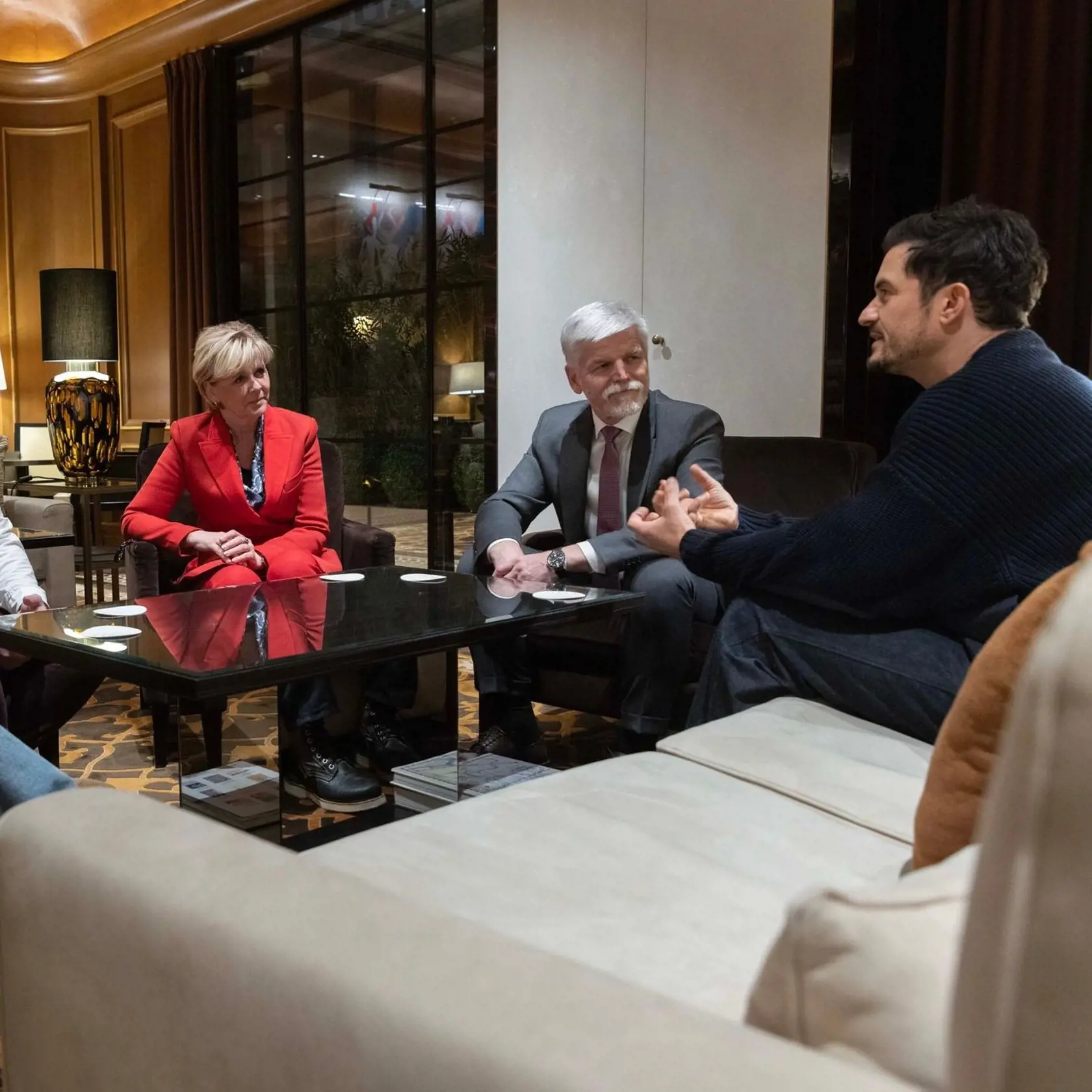 Nový český prezident Petr Pavel neprestáva udivovať. Po novom prekvapil slovenskú a aj českú verejnosť stretnutím s hollywoodskou megahviezdou.