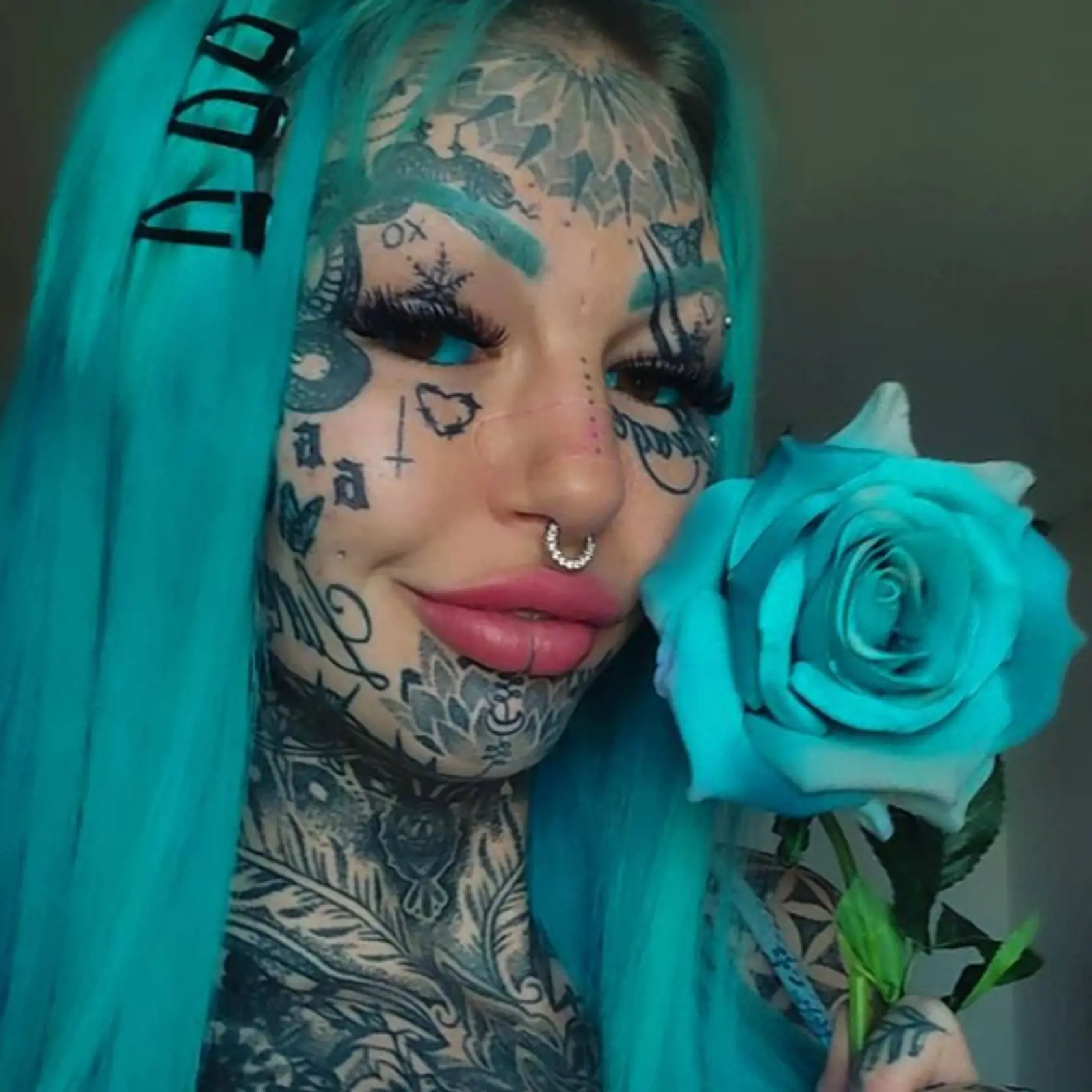 Austrálsku modelku Amber Luke nazývajú najpotetovanejšou ženou sveta.