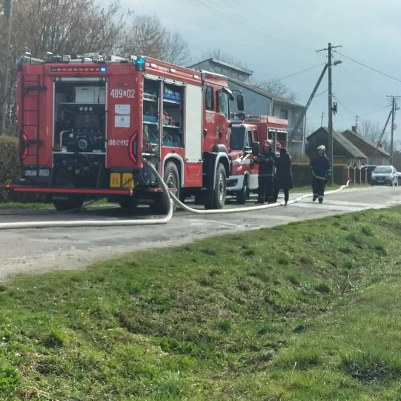 K požiaru rodinného domčeka v obci Trzciniec došlo v nedeľu ráno. Okolo ôsmej hodiny rannej už slávnemu hercovi nebolo pomôcť. Príčina nešťastia zatiaľ nie je známa a prípad sa stále vyšetruje. Oheň sa podľa všetkého rýchlo rozšíril, pohltil skoro celú drevenú chalúpku a starší pán tak bohužiaľ nemal šancu. Na mieste muselo zasahovať asi 30 hasičov.