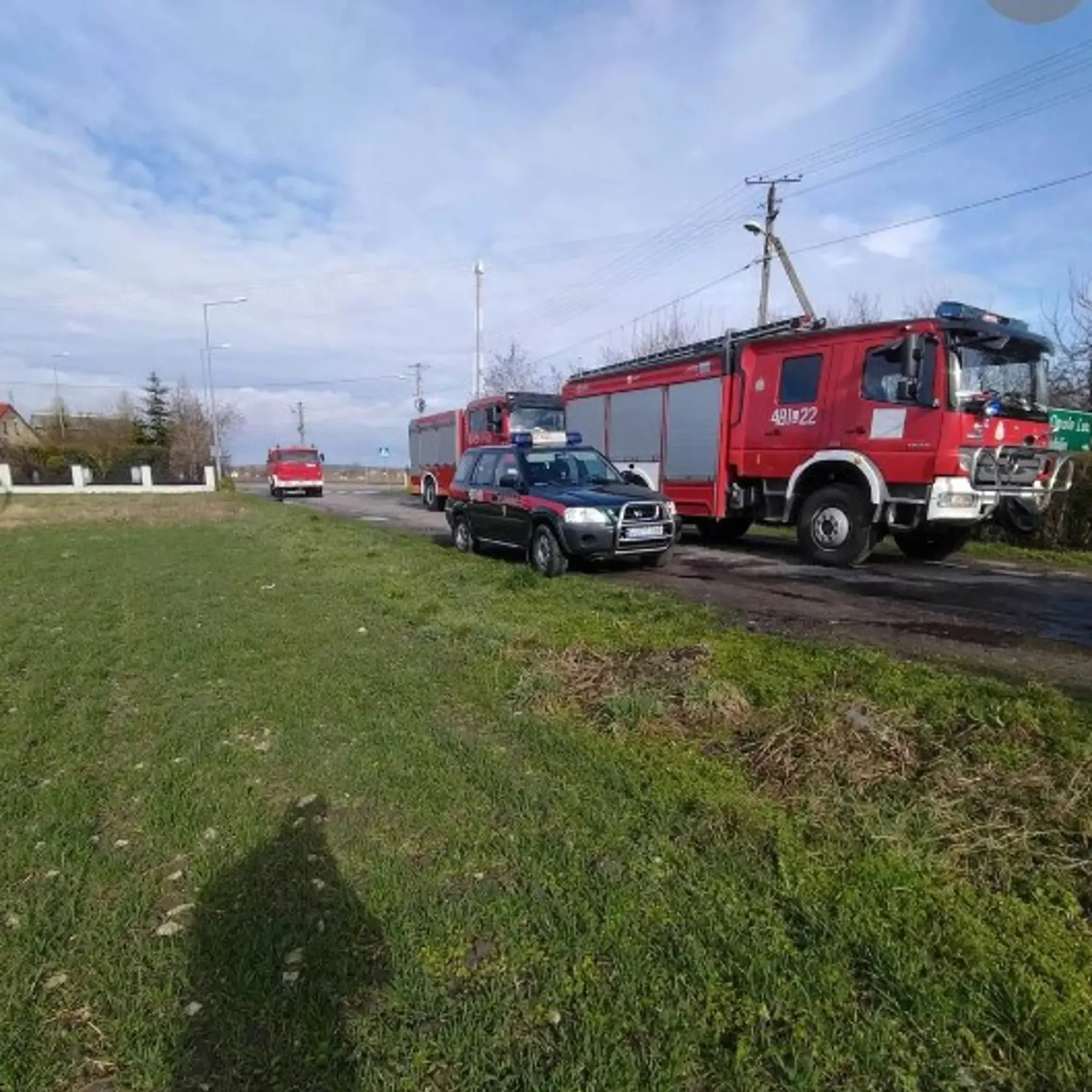 K požiaru rodinného domčeka v obci Trzciniec došlo v nedeľu ráno. Okolo ôsmej hodiny rannej už slávnemu hercovi nebolo pomôcť. Príčina nešťastia zatiaľ nie je známa a prípad sa stále vyšetruje. Oheň sa podľa všetkého rýchlo rozšíril, pohltil skoro celú drevenú chalúpku a starší pán tak bohužiaľ nemal šancu. Na mieste muselo zasahovať asi 30 hasičov.