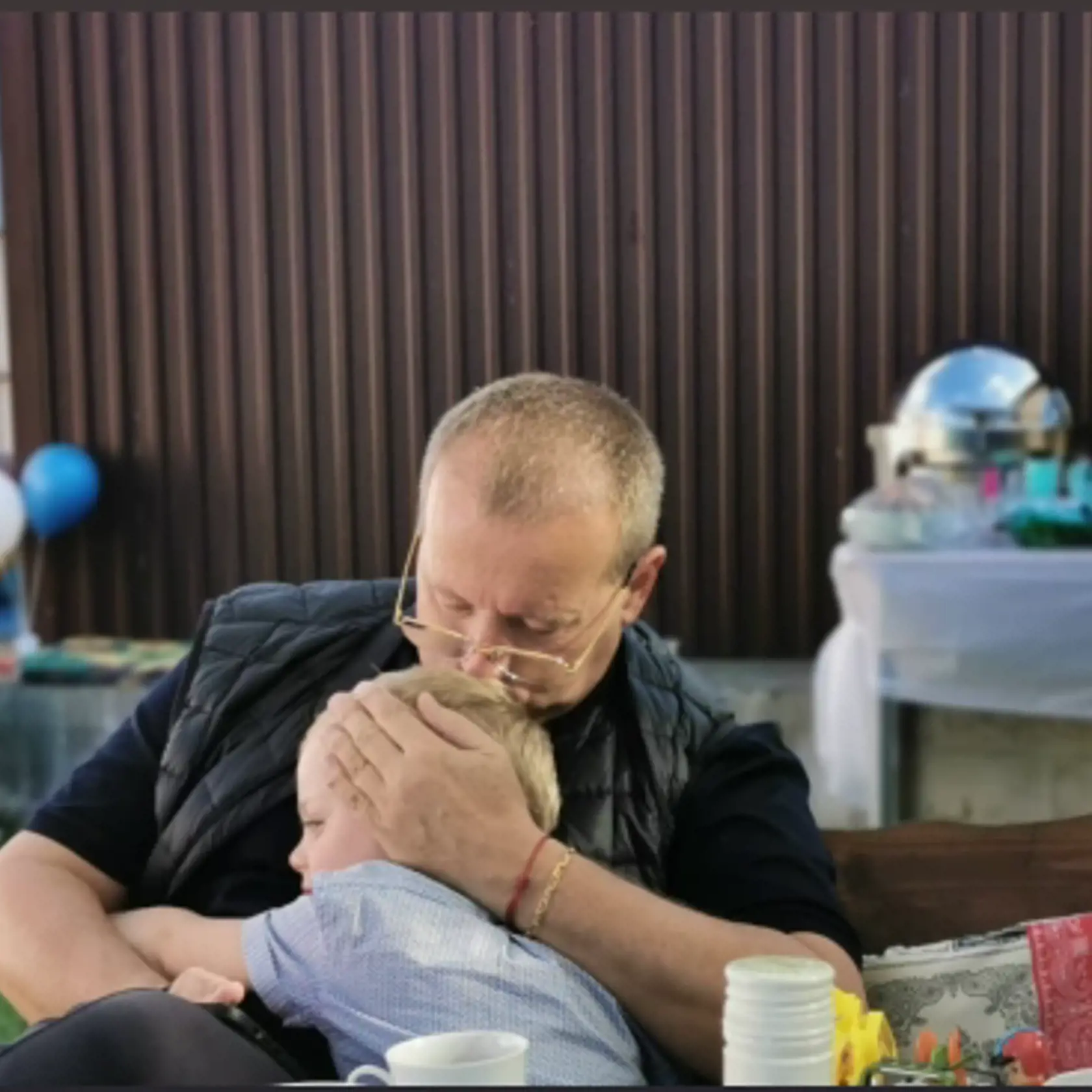 Exkluzívne zábery z narodeninovej oslavy malého Markusa. Na párty sa stretli štyri mamičky Kollárových detí - Mirka Jakubisová, mama Markusa, Monika Ostrihoňová, Barbora Balúchová a Paula Simoes. Na oslave nechýbala ani mama politika Anna.