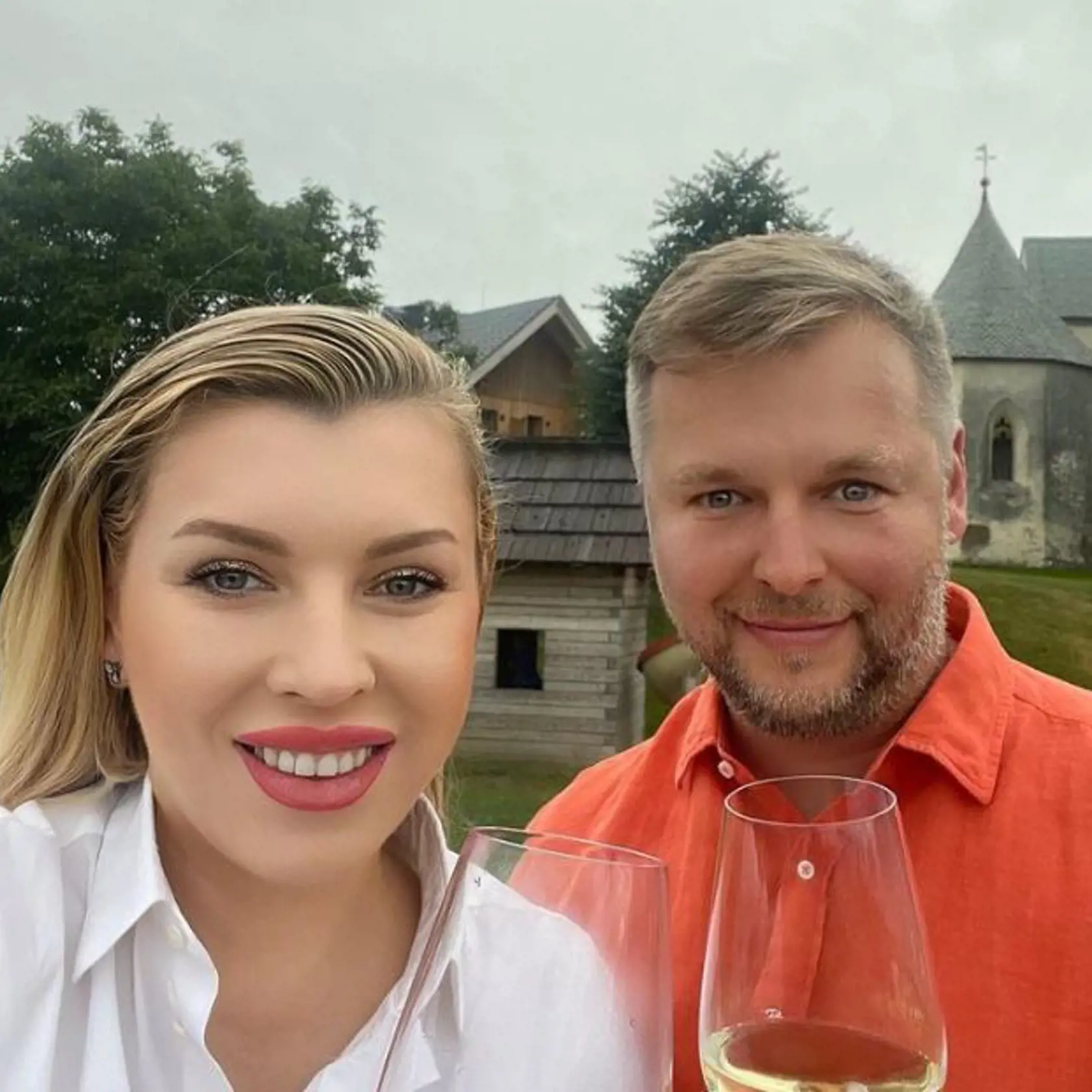 Gabika spolu so svojím manželom Karolom Rumanom, ktorému tiež dopriala "malý" filter.