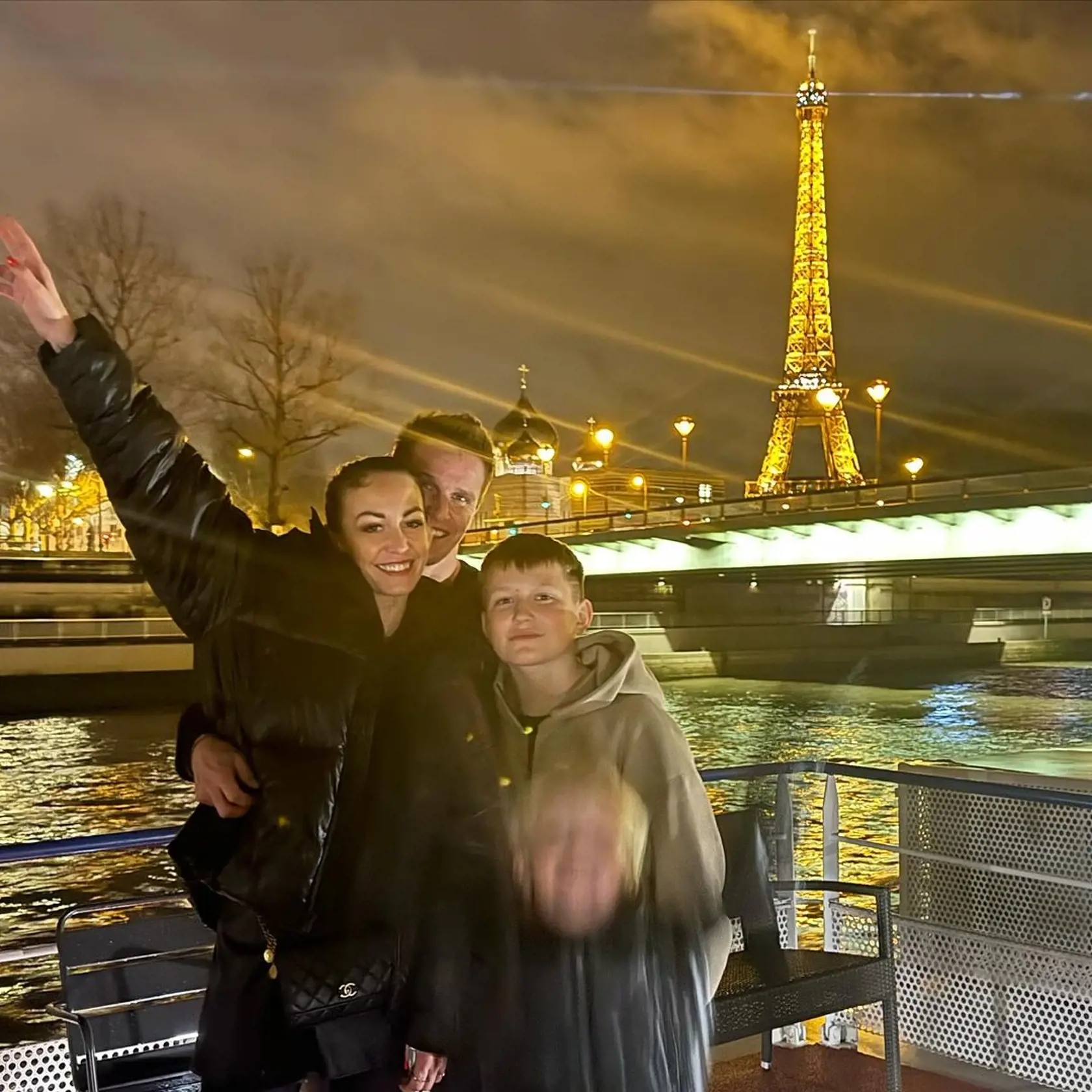 Agáta Hanychová v Paríži s manželom Mirkom a deťmi Miou a Kryšpínom.