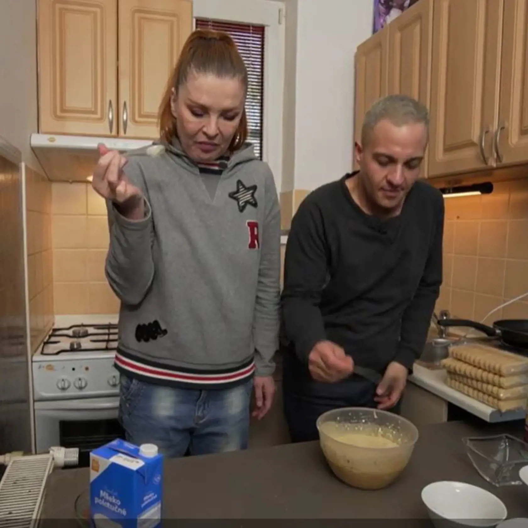 Elena Podzámska v šou Bez servítky.
