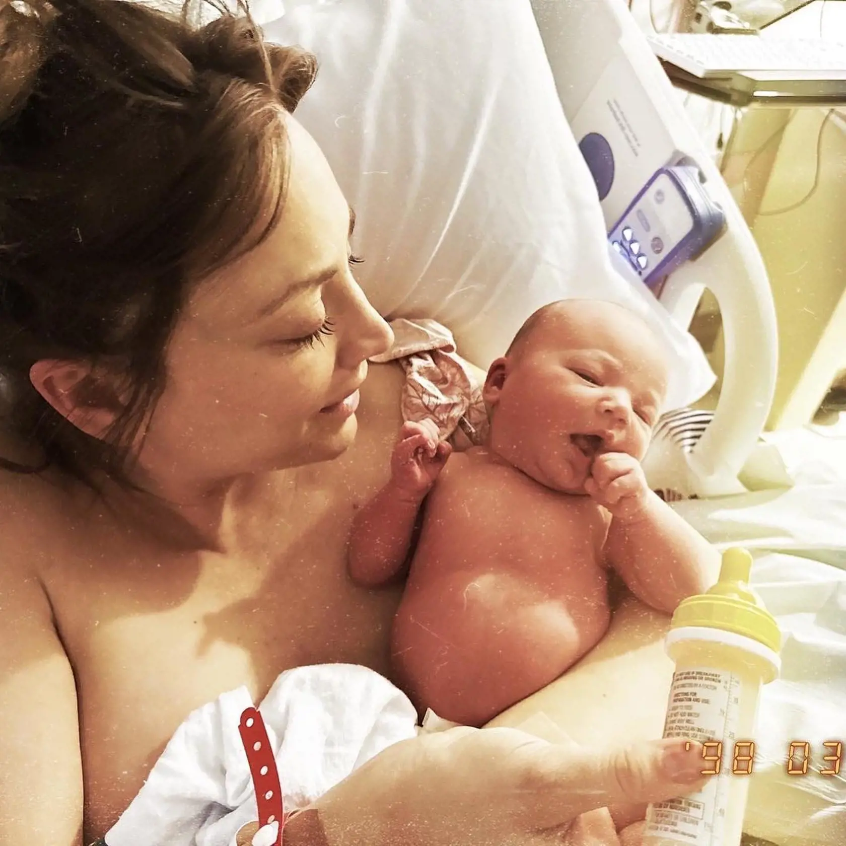 Z Kaley sa stala mama. Na svet priviedla dcérku.