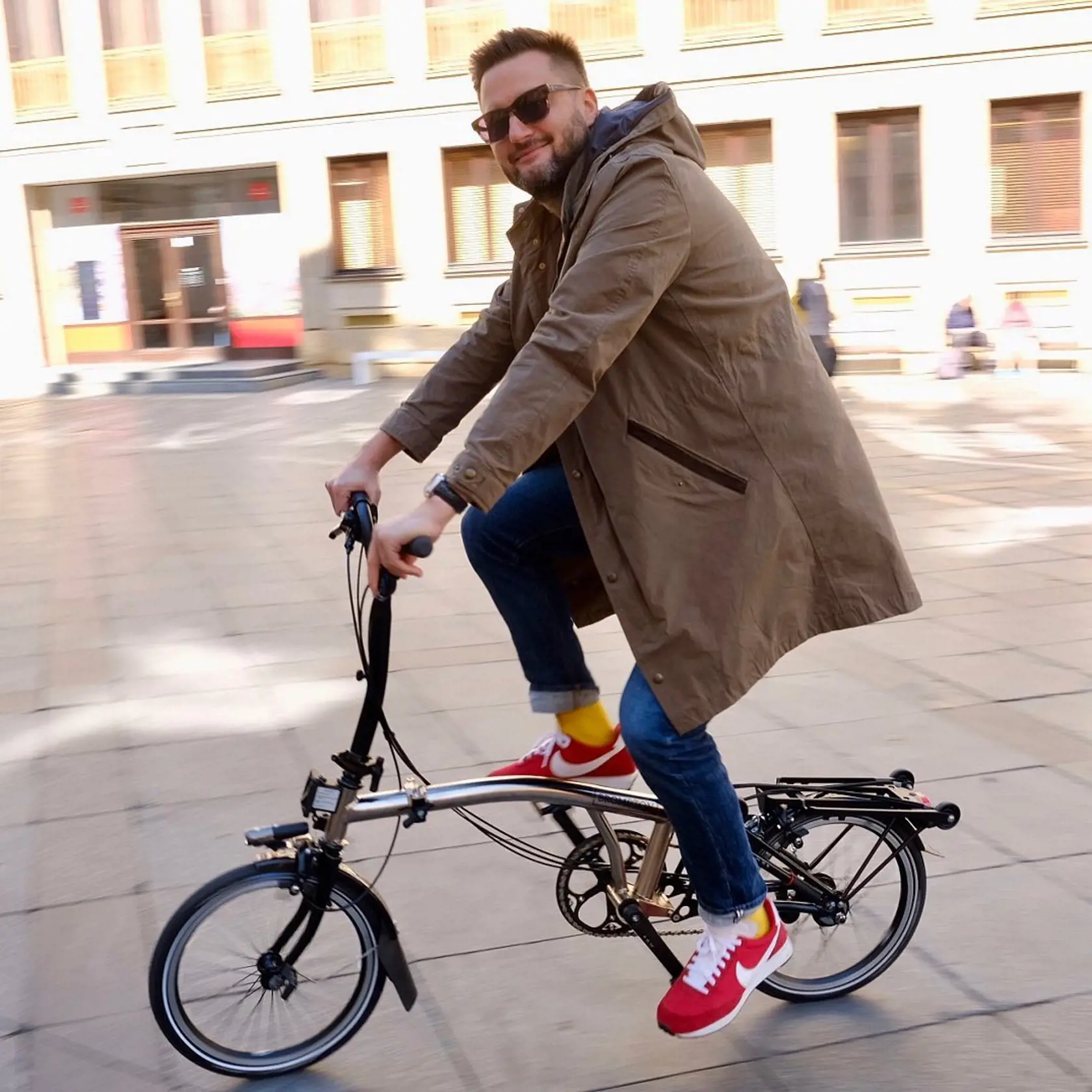 Primátor Bratislavy Matúš Vallo rád jazdí na bicykli.