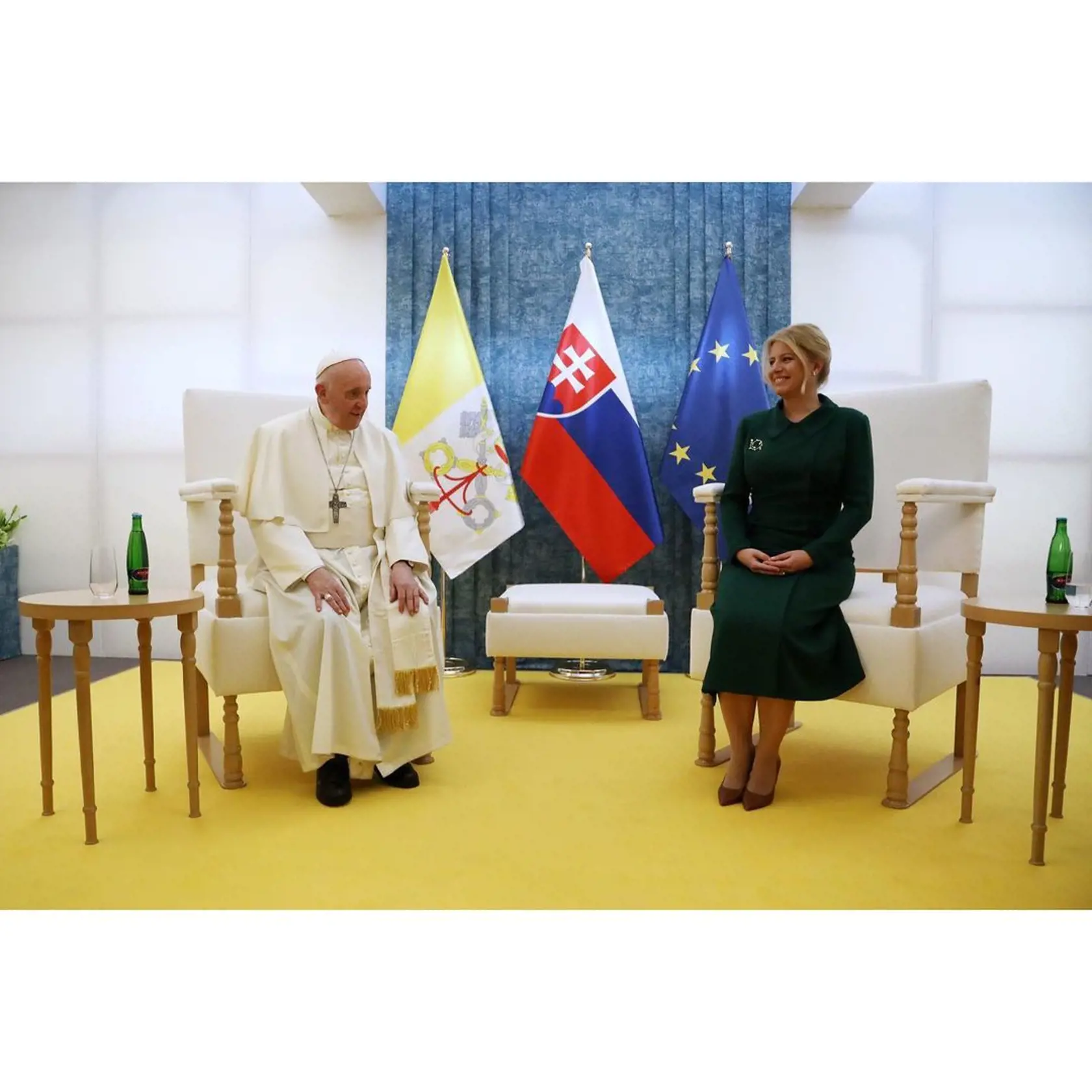 Zuzana Čaputová a pápež František na oficiálnom zábere.
