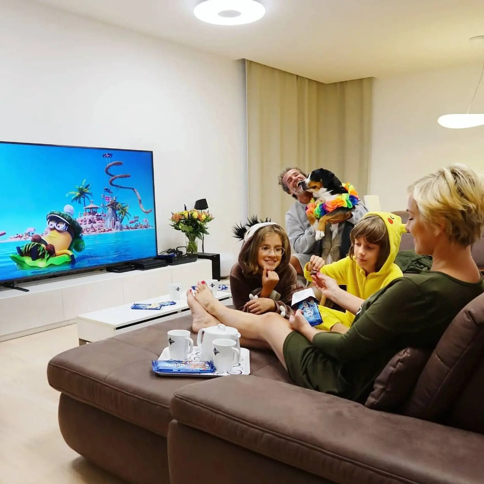 V obývačke majú veľký televízor