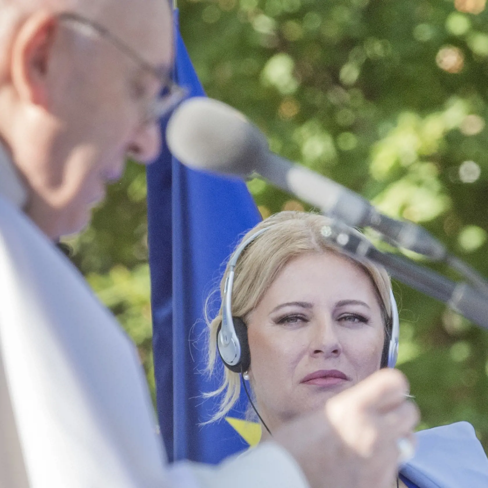 V nedeľu 12. septembra 2021 pricestoval na oficiálnu návštevu Slovenska pápež František. Počas návštevy, ktorá potrvá do 15. septembra Svätý Otec zavíta do Bratislavy, Košíc, Prešova a Šaštína. Stretne sa s troma najvyššími ústavnými činiteľmi, ale aj zástupcami židovskej či rómskej komunity. V Šaštíne je na programe svätá omša s homíliou Svätého Otca. Návšteva, ktorej mottom je “ S Máriou a Jozefom na ceste za Ježišom” je prvou cestou pápeža Františka na Slovensko. Na snímke pápež František poč