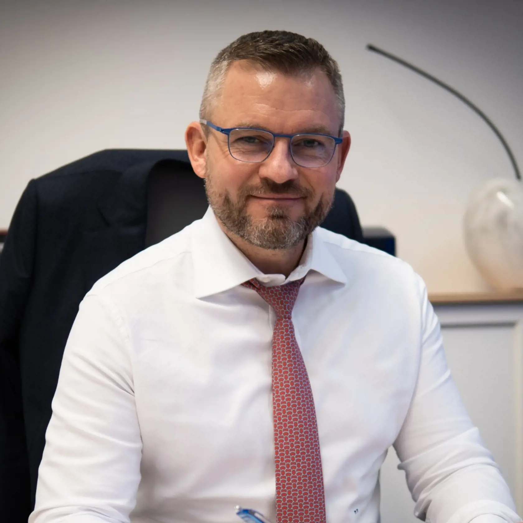 Peter Pellegrini: "Dlho som okuliare nepotreboval, do diaľky vidím ako jastrab, ale nablízko, žiaľ, nie.