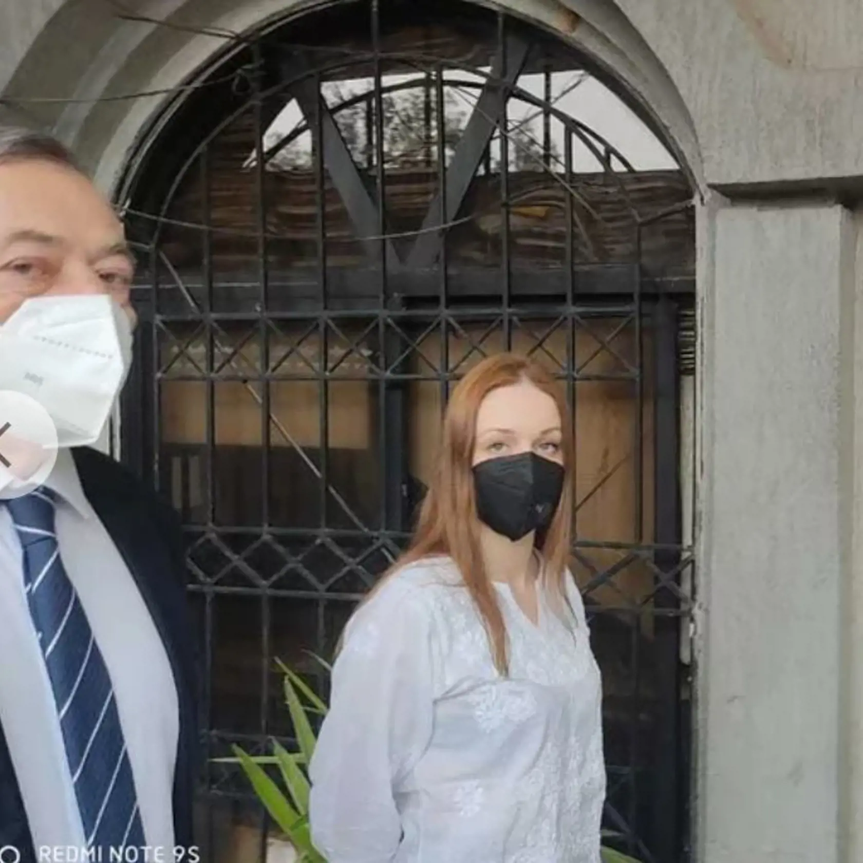 Zároveň český denník zverejnil na svojom webe aj prvé Terezine zábery z 3. marca 2022, keď sa objavila na súde v Islamabade. Ide o prvé zábery po tom, čo boli zbavené obvinení za pašovanie drog. Na zverejnených záberoch je zaznamenaná aj jej radikálna premena. Mladá Češka, ktorá sa kedysi pýšila blond hrivou, zmenila svoj imidž a na nových záberoch má podstatne tmavšiu farbu vlasov.