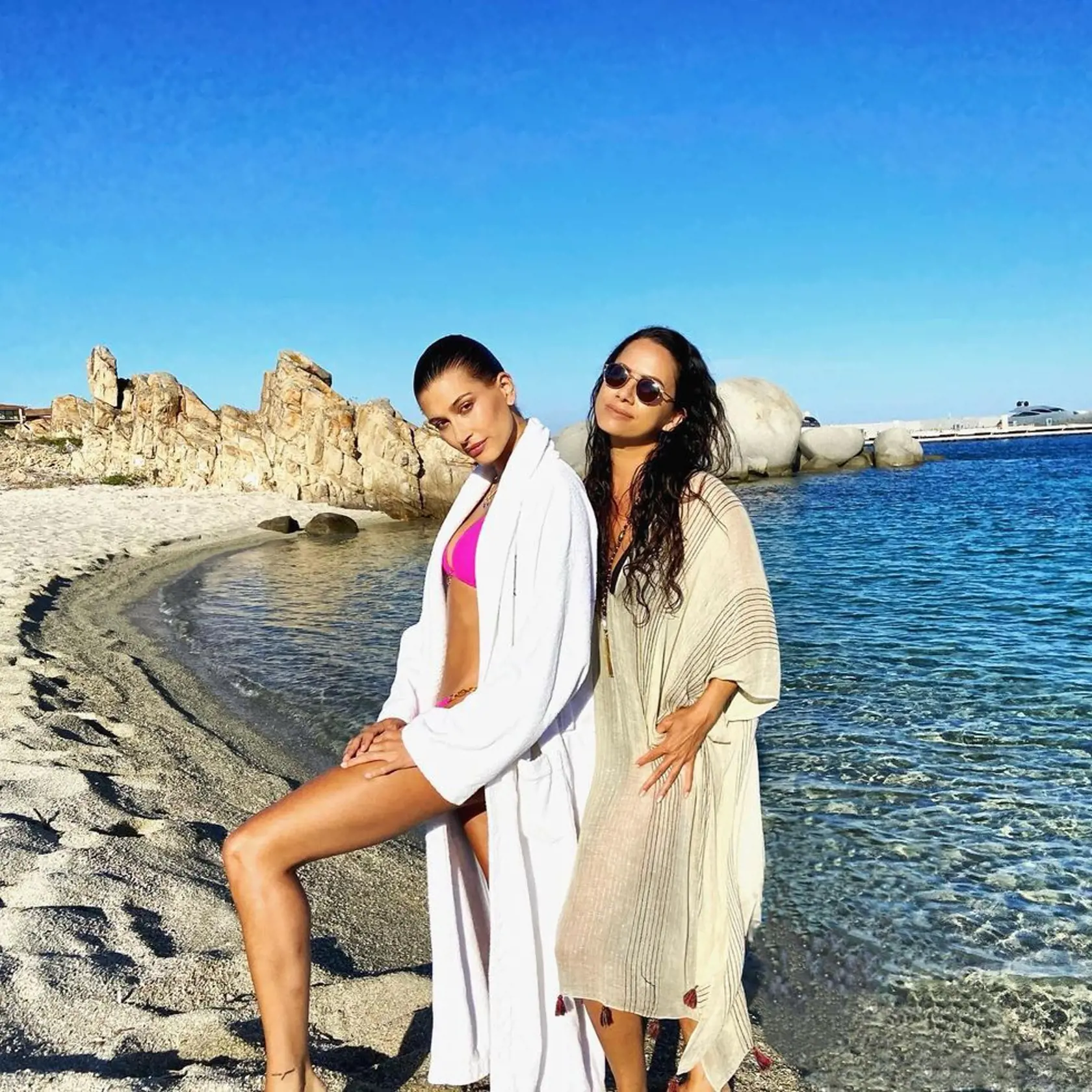 Chiropraktička Jocelyne Miranda a modelka Hailey Bieber.