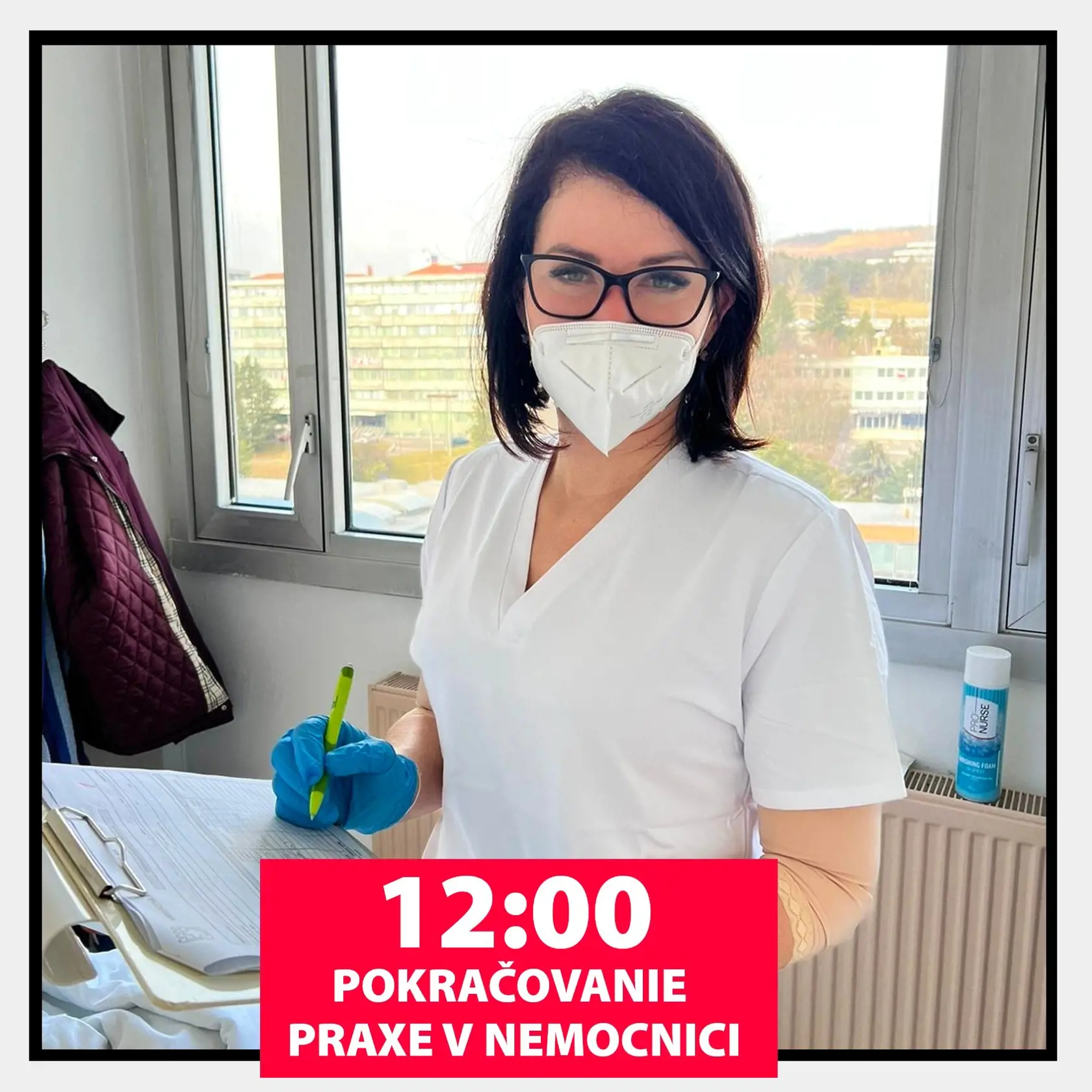 Poslankyňa Jana Bittó Cigániková (SaS) popri parlamente zvláda aj denné štúdium ošetrovateľstva. K tomu patrí aj prax na oddeleniach v nemocnici.