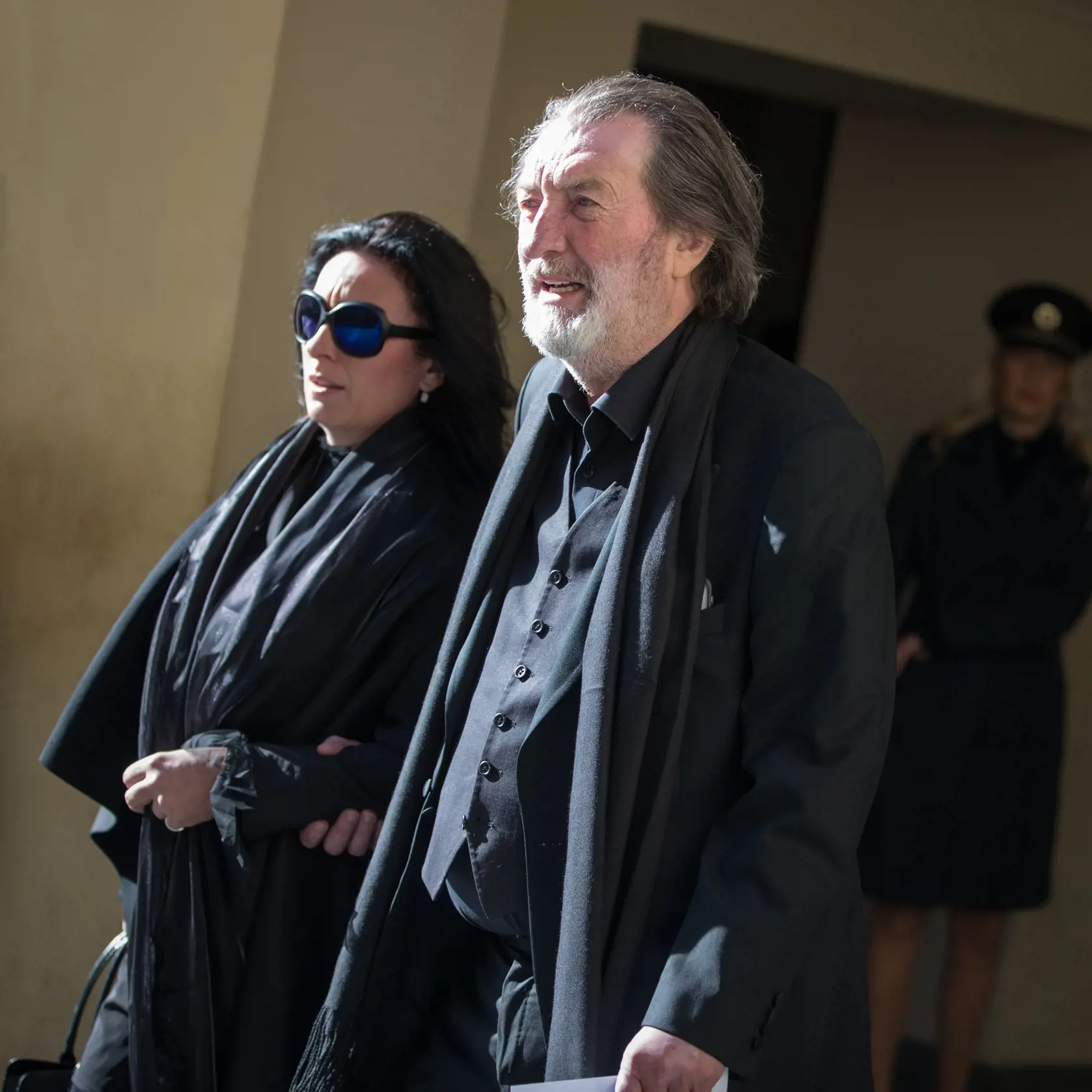 Zádušná omša za zosnulého Karla Gotta v chráme Svätého Víta na Pražskom hrade. S hudobnou legendou sa prišlo rozlúčiť množstvo známych osobností kultúrneho a verejného života.