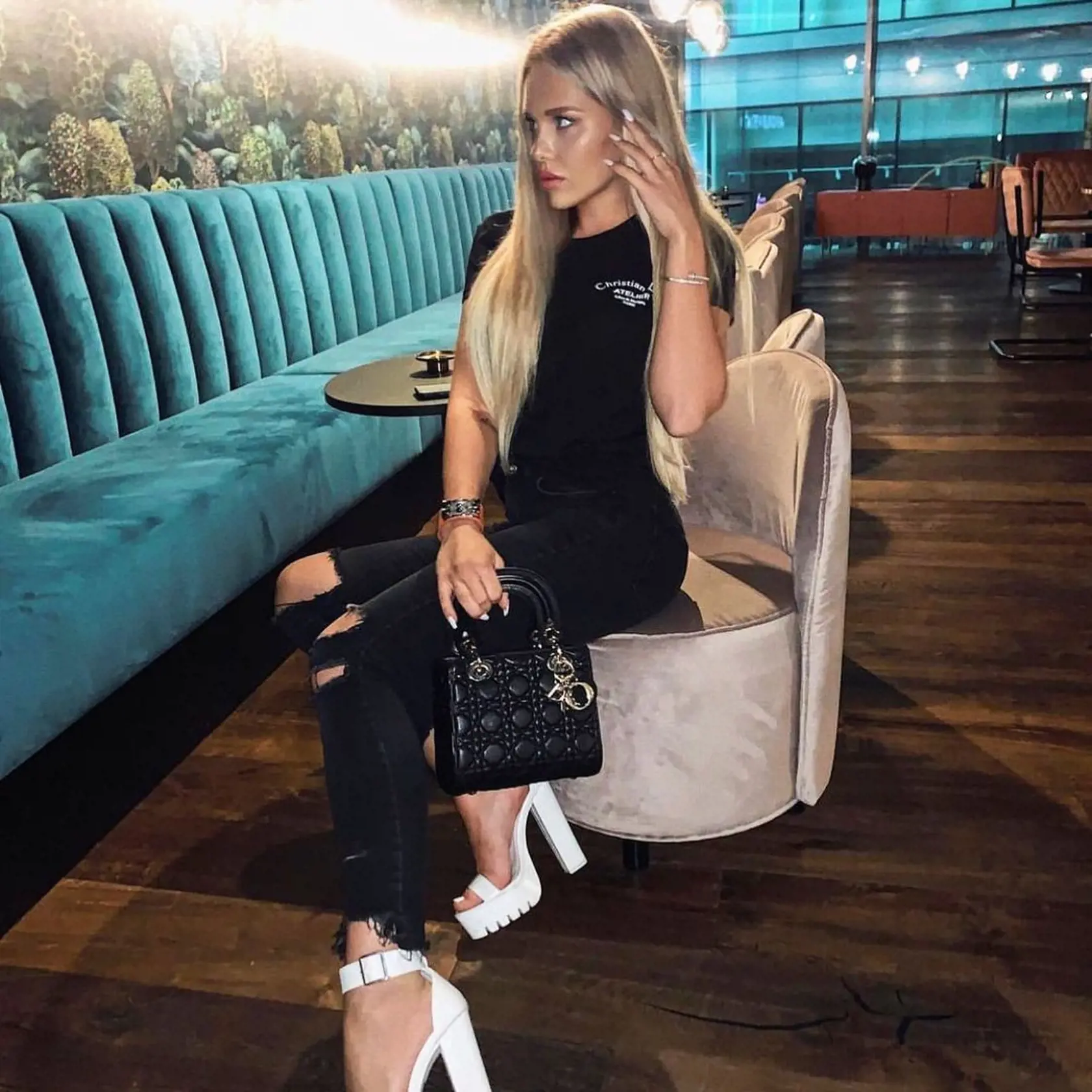 laura vizváryová