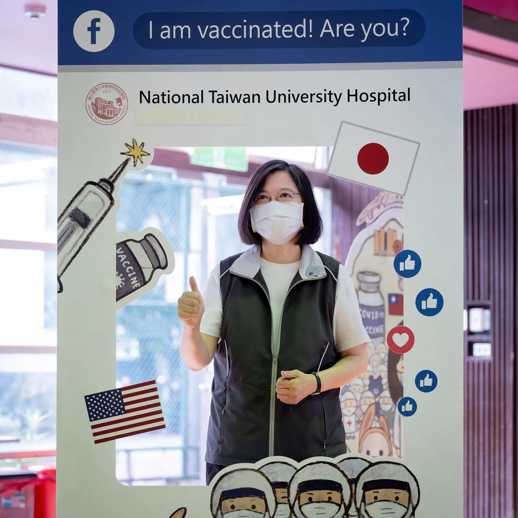 WA 40 Tchaj-pej - Taiwanská prezidentka Cchaj Jing-wen sa nechala zaočkovať prvou dávkou vakcíny proti koronavírusu vyvinutou v Taiwane, čím v krajine oficiálne odštartovali podávanie domácej vakcíny miestnym obyvateľom v pondelok 23. augusta 2021. Vakcínu vyvinutú spoločnosťou Medigen Vaccine Biologics schválili miestne regulačné úrady v júli, a to aj napriek tomu, že ešte nebolo ukončené jej klinické testovanie. To vyvolalo odpor časti taiwanskej lekárskej a vedeckej komunity. Taiwan je považo