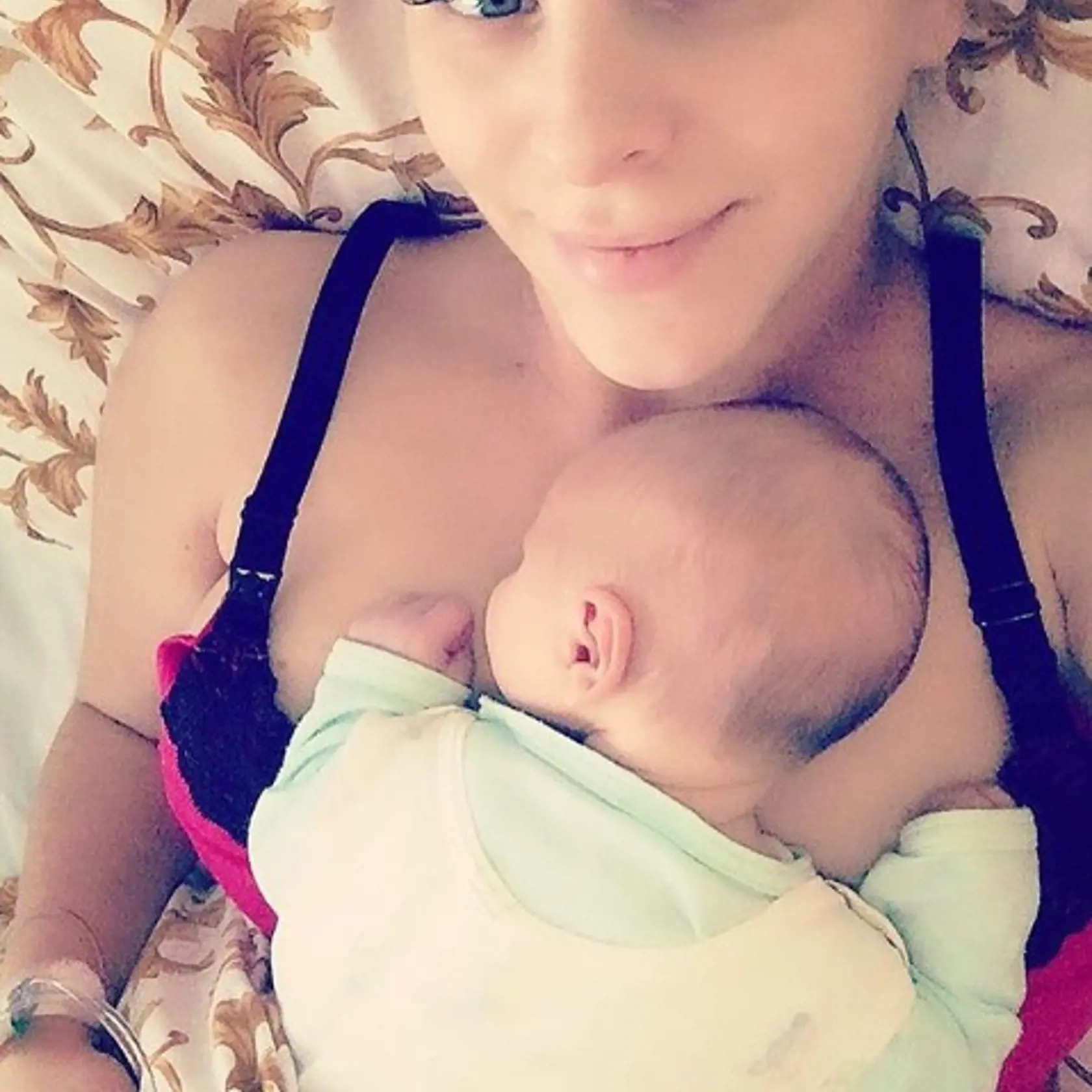 Barbora Balúchová s malým Alexandrom   