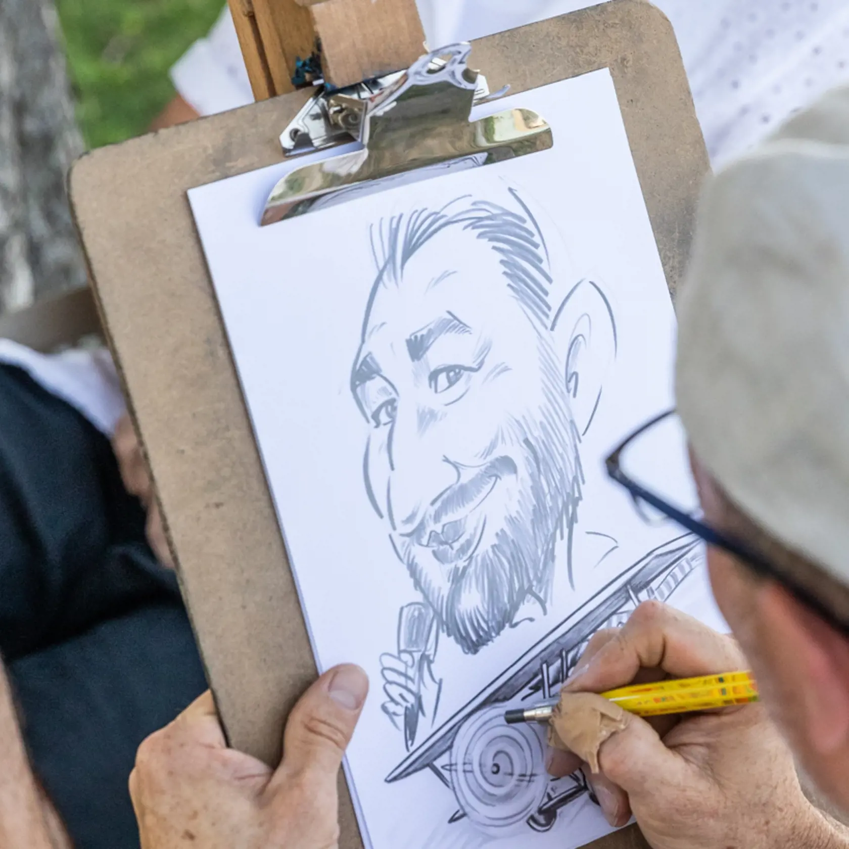 Takto vidí Bruna Cibereja karikaturista.