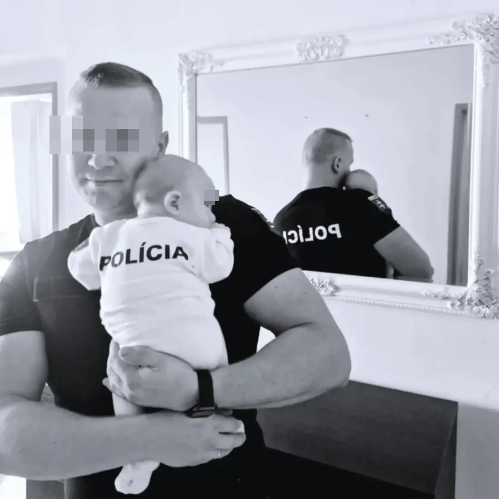Mário s Adamkom v náručí. Chlapček sa dožil len 2,5 mesiaca.