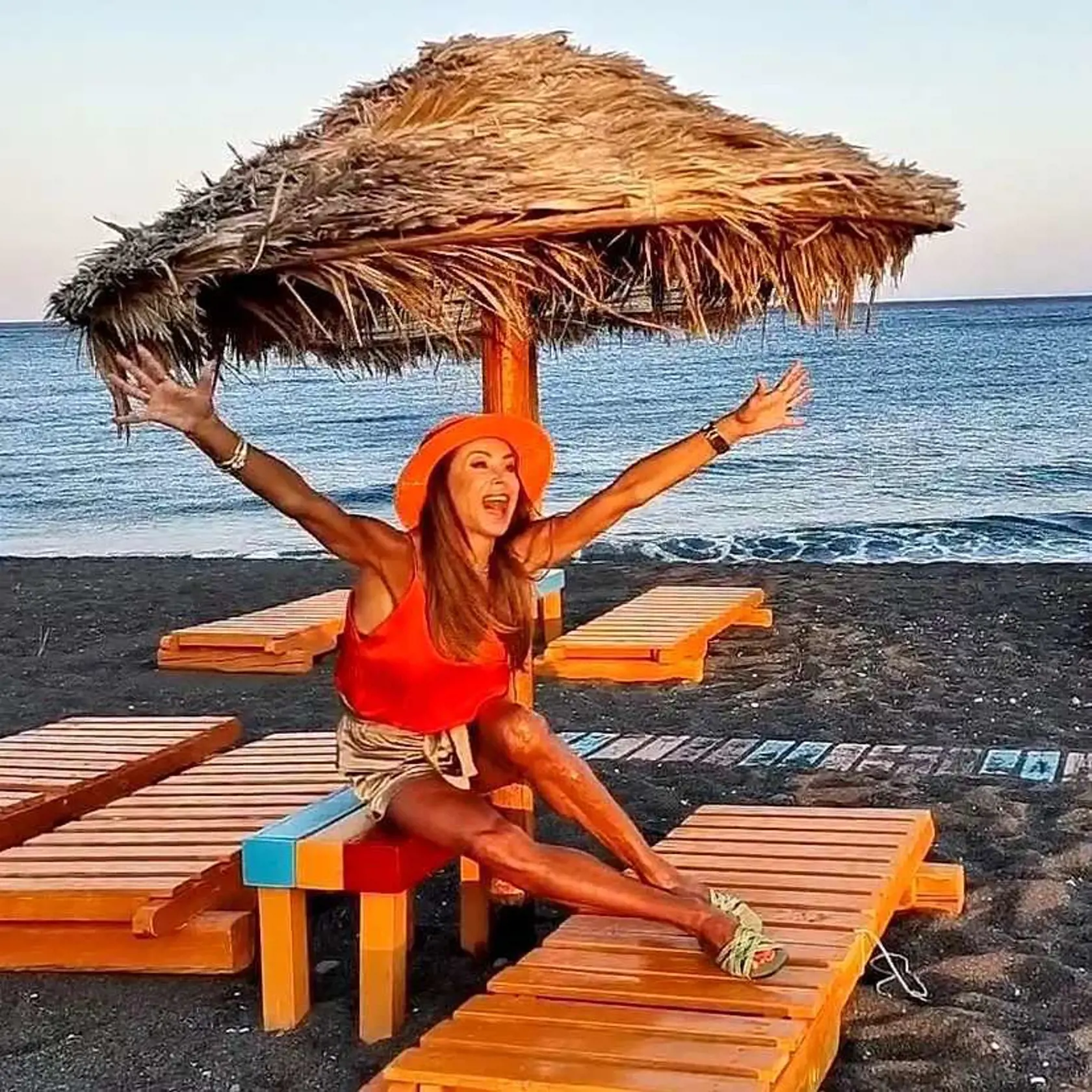 Zora Czoborová si v lete užíva na cestách po Južnej Európe, ale nezaháľa ani pracovne. Trénuje zákazníčky na letných zájazdových fitness pobytoch.