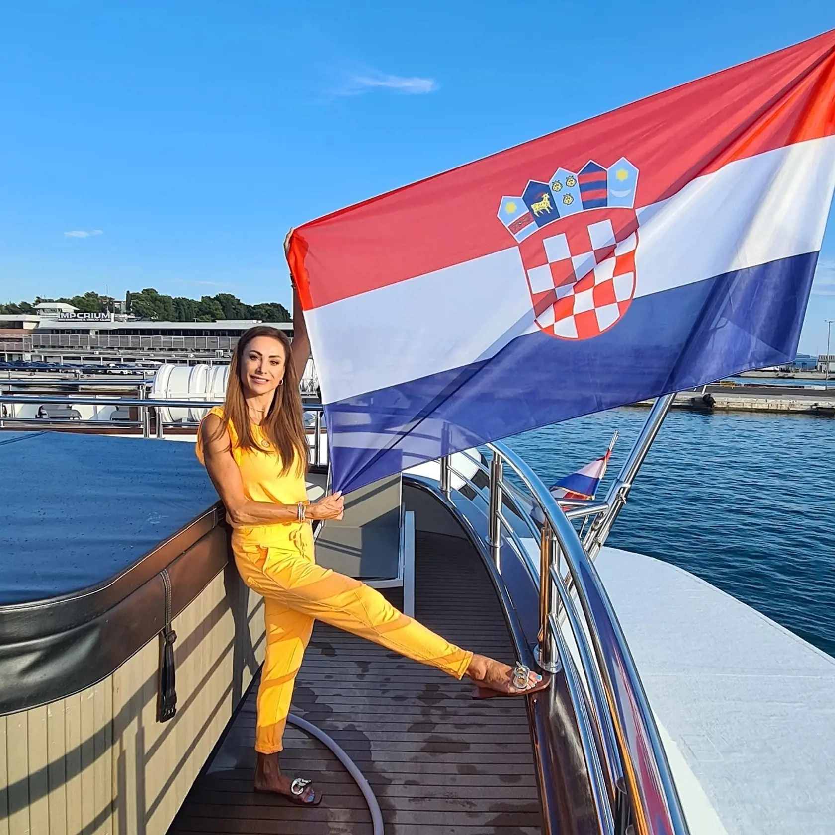 Zora Czoborová si v lete užíva na cestách po Južnej Európe, ale nezaháľa ani pracovne. Trénuje zákazníčky na letných zájazdových fitness pobytoch.