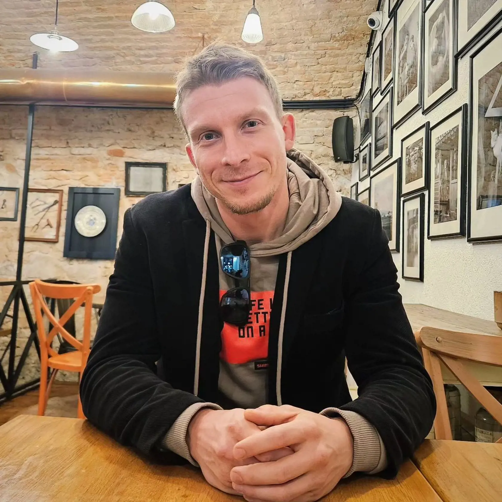 Herec a moderátor Juraj Bača je aj zručný kuchár. Rád skúša aj recepty z televíznej šou o pečení.