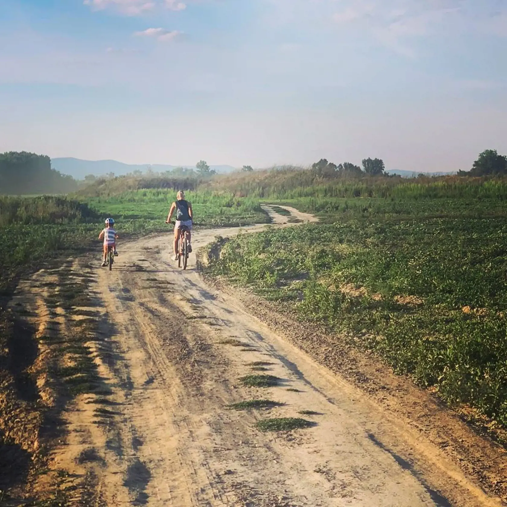 Rodinka si s radosťou vyrazí aj na bicykle.