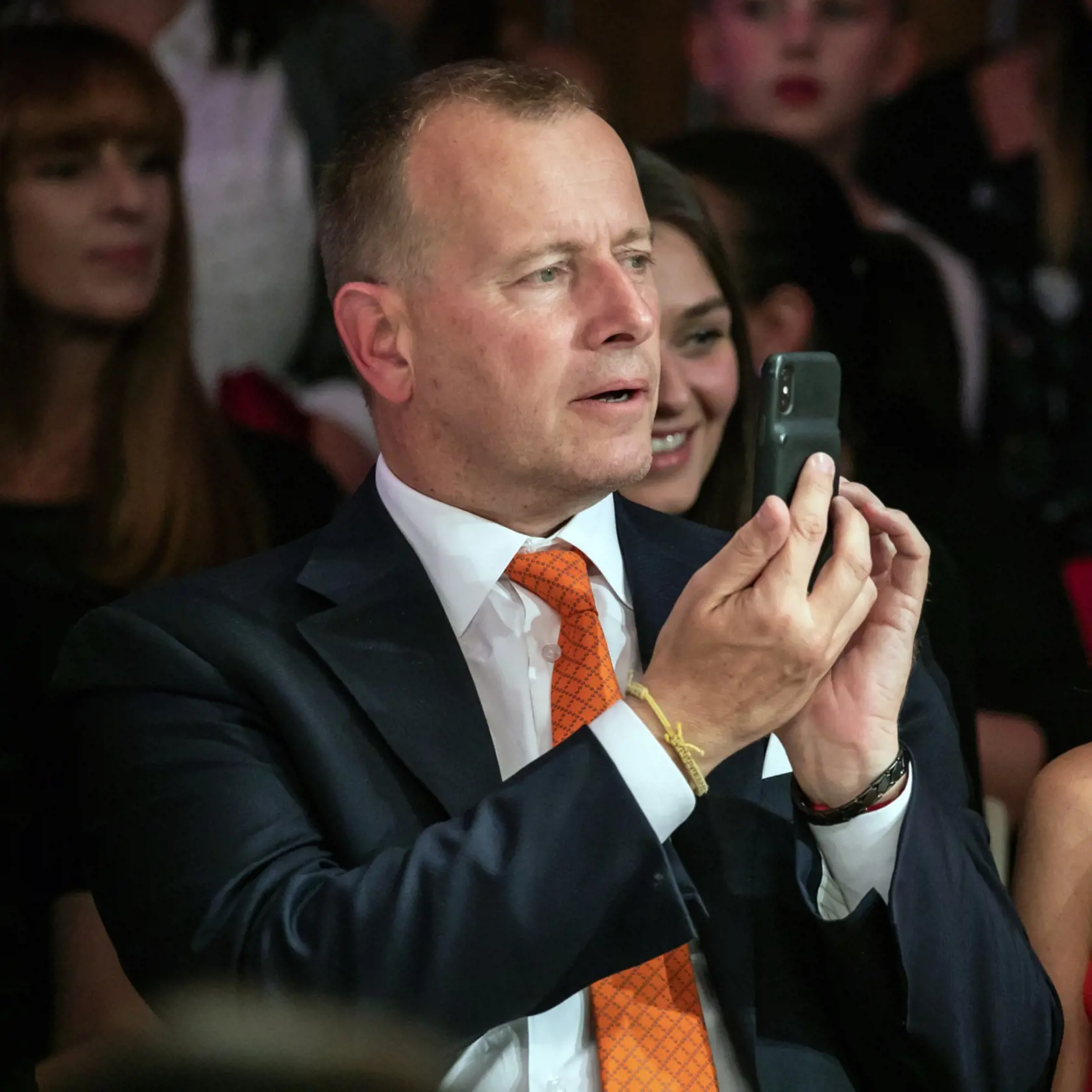 Boris Kollár si na prehliadke všetky baby neustále točil na mobil.