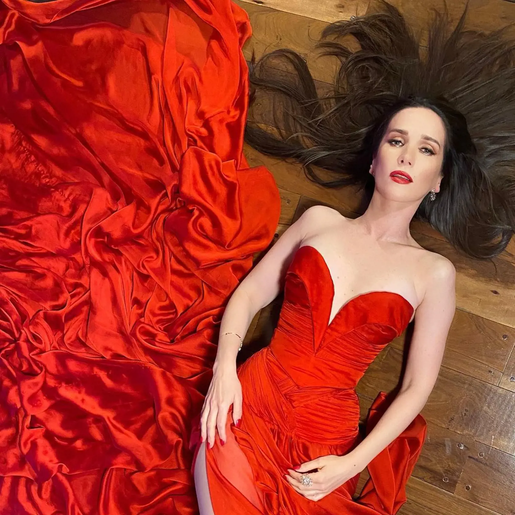 Natalia Oreiro (43) – Milágros
Natalia Oreiro akoby od čias Divokého anjela nezostarla ani o deň. Hoci má už po 40-ke, vyzerá neskutočne mladistvo a aj napriek materstvu si udržala špičkovú postavu, ktorou rada provokuje na sociálnych sieťach. Jej partnerom je o 20 rokov starší hudobník, argentínsky rocker Ricardo Mollo (63).