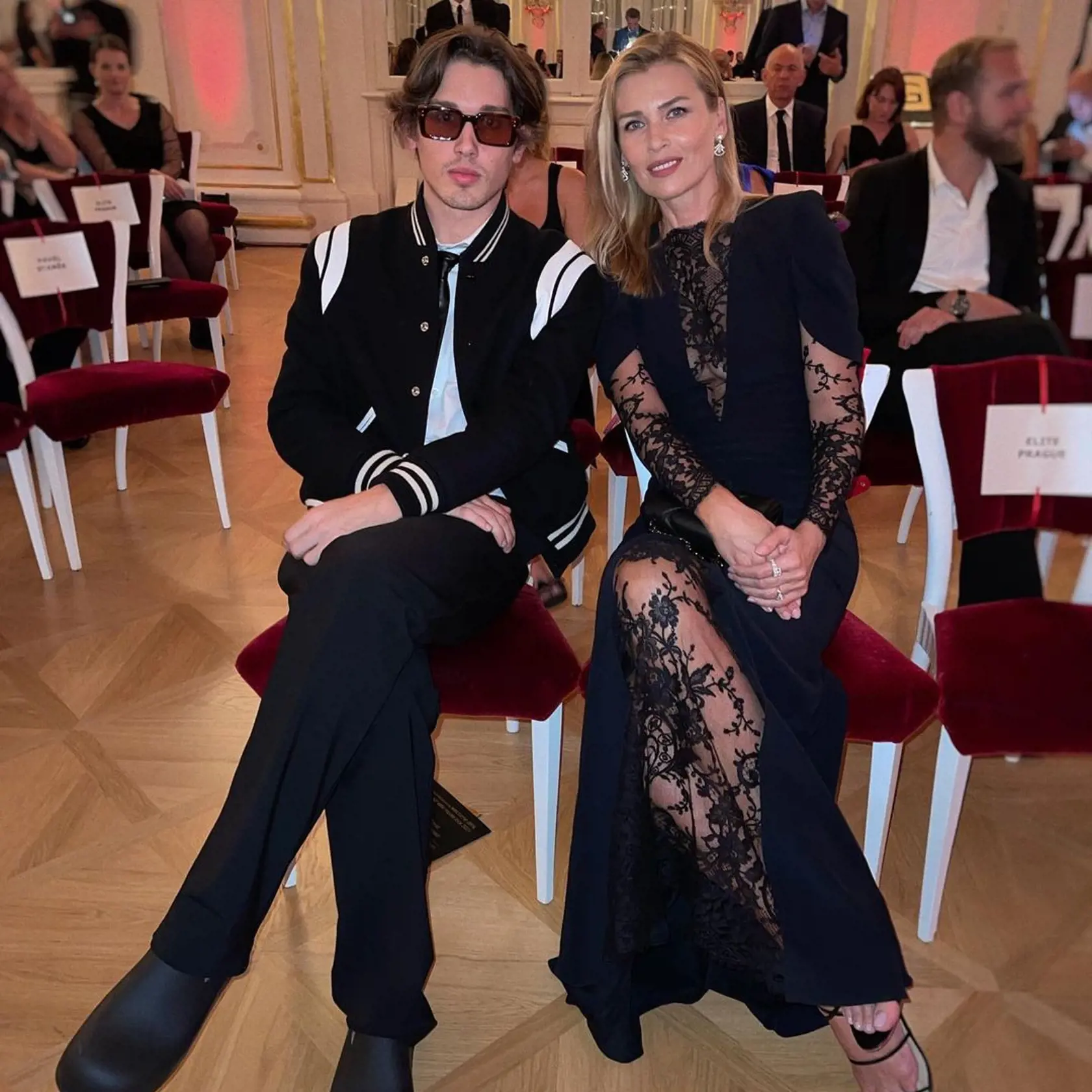 Peštová sa nahodila do gala so synom Yannickom.