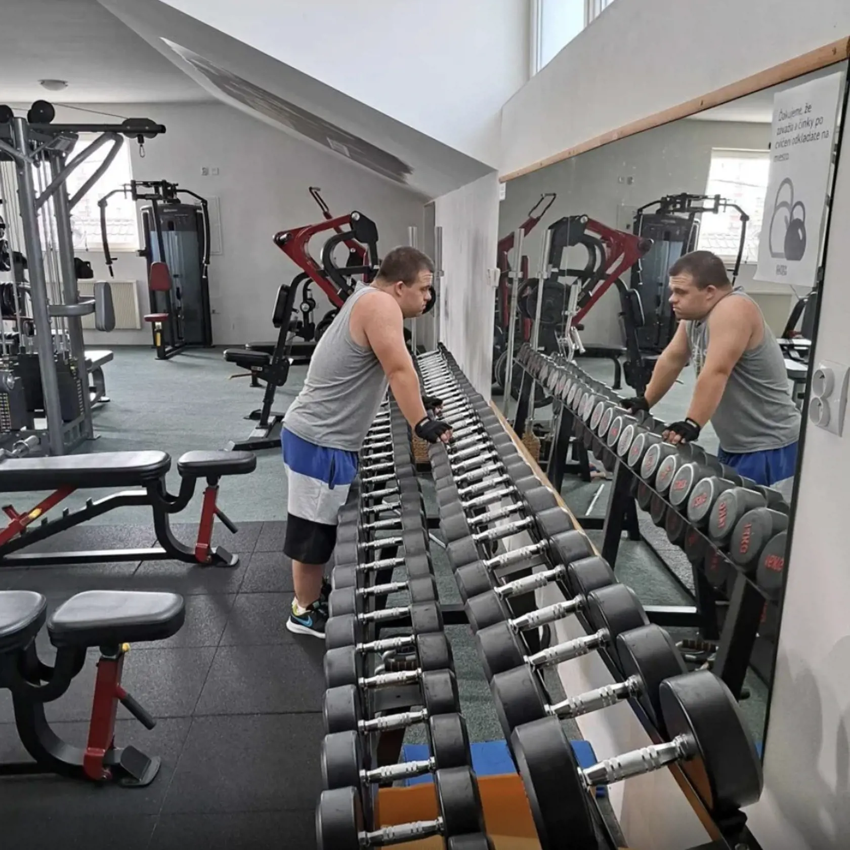 Jeho tréner sa stal jeho vzorom a na tréningu s radosťou robí všetko, čo treba. V budúcnosti sa chce zúčastniť súťaže v kulturistike určenej pre zdravotne znevýhodnených ľudí, preto ho čaká ešte dlhá cesta.