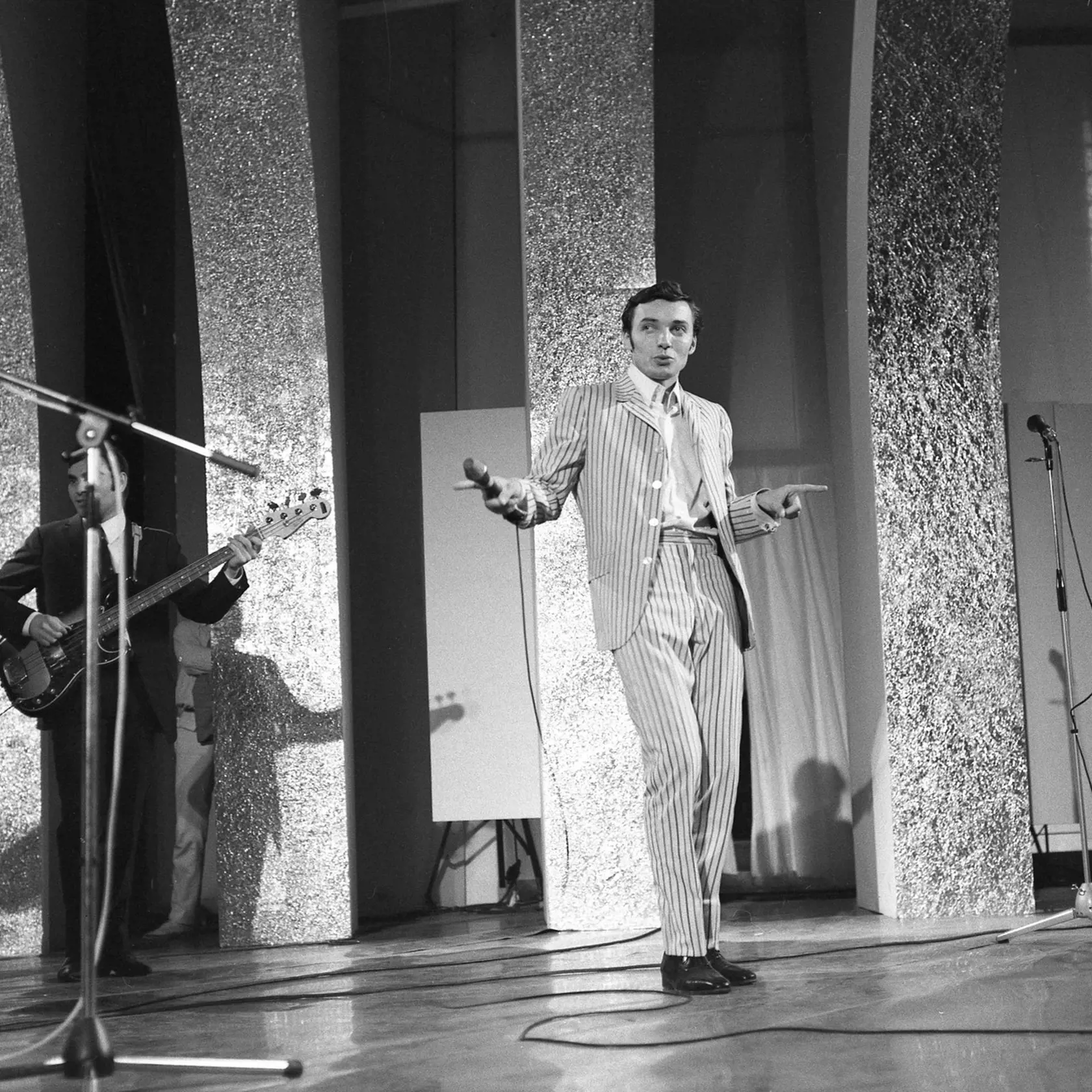 Karel Gott zomrel 1. októbra krátko pred polnocou. Bojoval s akútnou leukémiou. V roku 1966 vyhral historicky prvú Bratislavskú lýru.