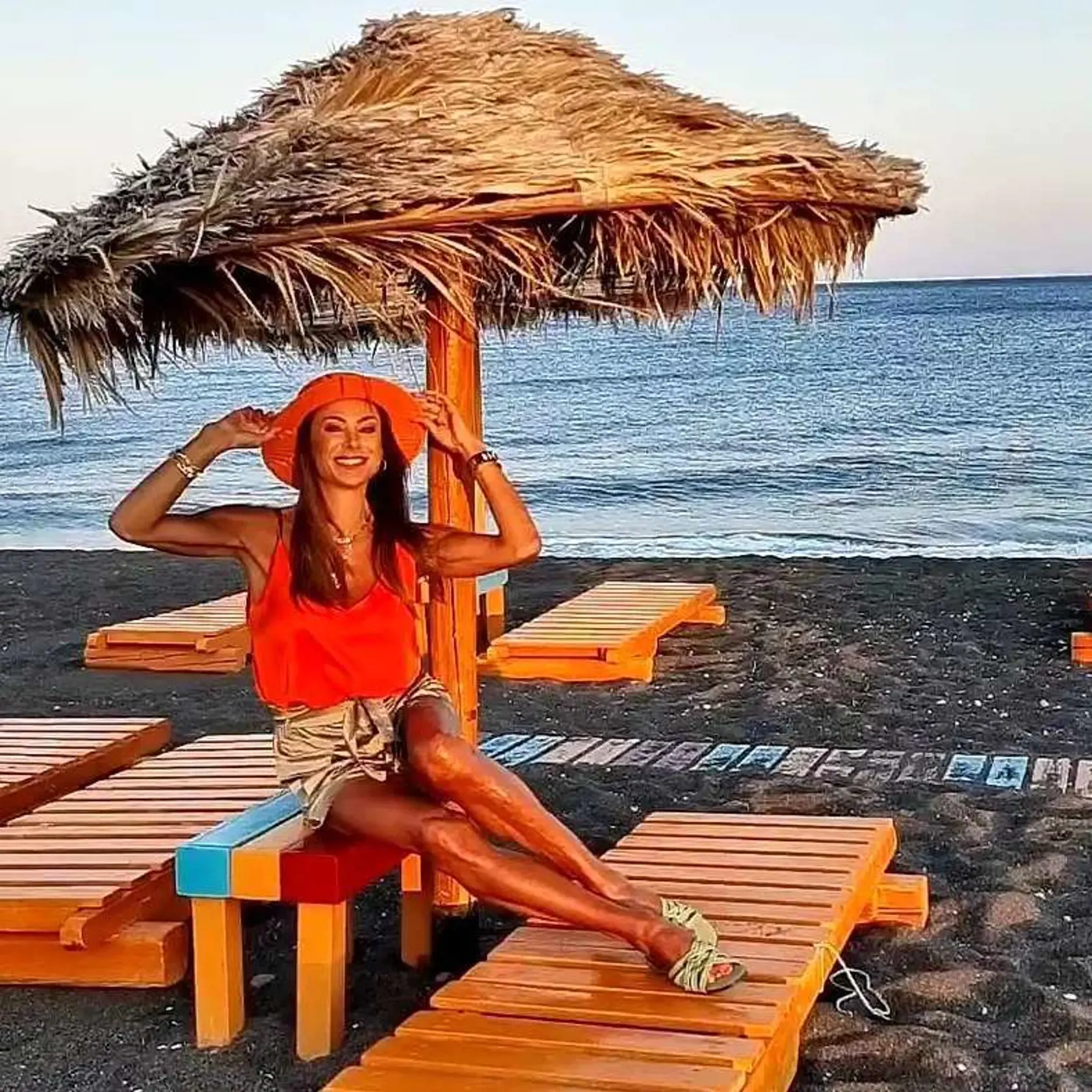 Zora Czoborová si v lete užíva na cestách po Južnej Európe, ale nezaháľa ani pracovne. Trénuje zákazníčky na letných zájazdových fitness pobytoch.