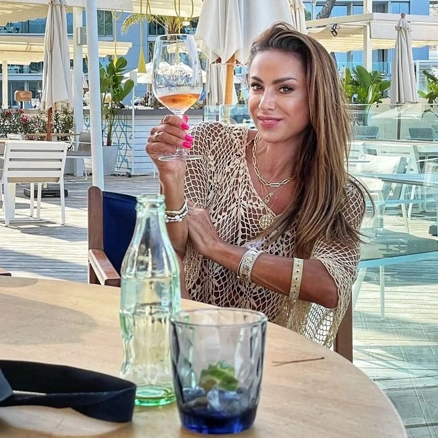Zora Czoborová si v lete užíva na cestách po Južnej Európe, ale nezaháľa ani pracovne. Trénuje zákazníčky na letných zájazdových fitness pobytoch.