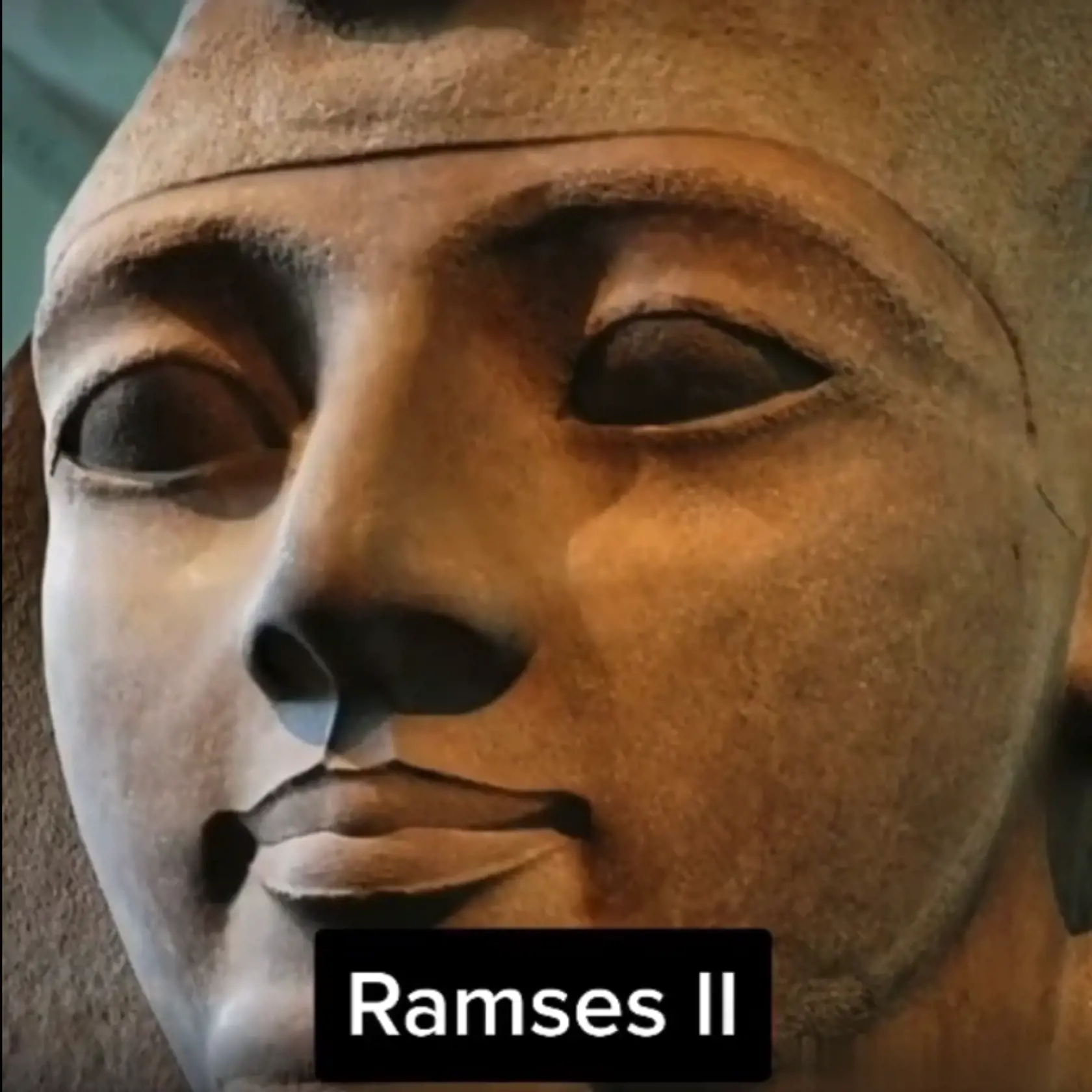 Ramesse II., nazývaný Veľký, bol tretí faraón 19. dynastie. Často je považovaný za najväčšieho a najmocnejšieho z vládcov starovekého Egypta, zároveň však má povesť vystatovačného a márnomyseľného muža, takže jeho správy o vlastných činoch sú v mnohom prehnané a dokonca vymyslené, prípadom môže byť bitka pri Kadeši, ktorá bola všeličím iným než Ramesseho jednoznačným víťazstvom).