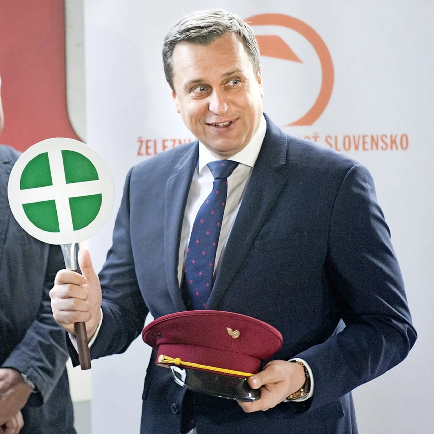 Andrej Danko tvrdí, že si hodnosť váži a nikdy ju nevráti.