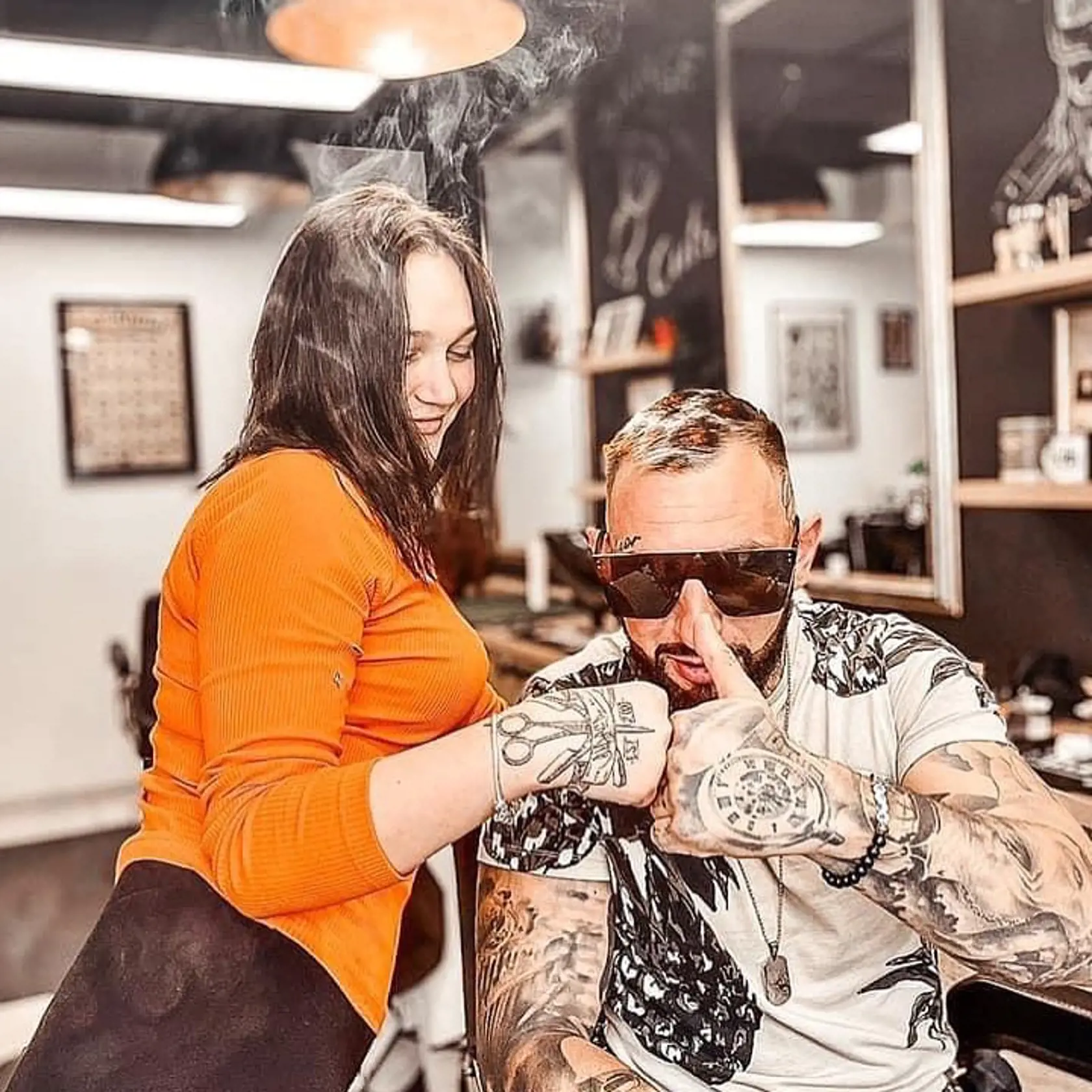 Priscilla sa živí ako barberka.