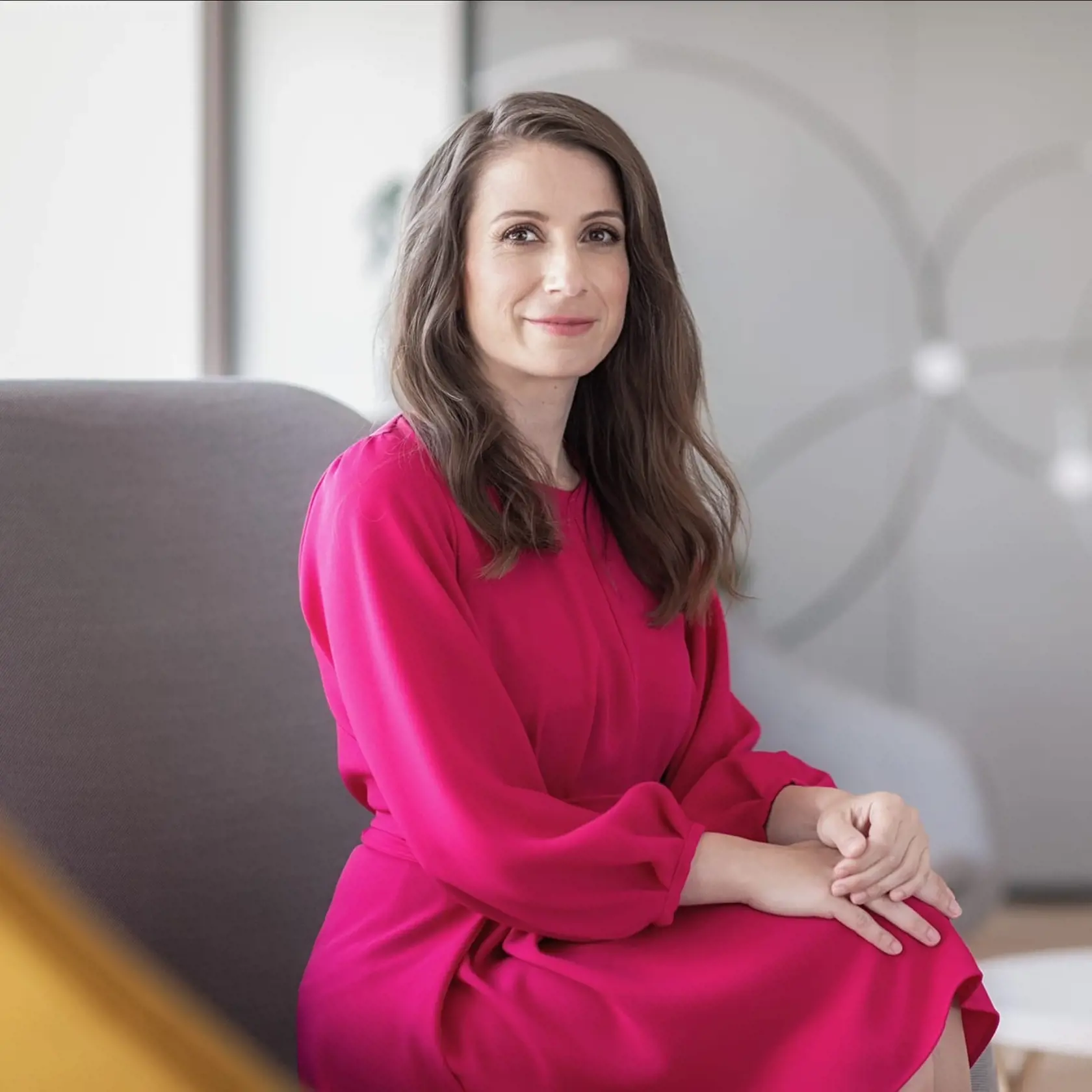 Analytička WOOD & Company Eva Sadovská predpokladá, že náklady domácnosti, ktoré kúria plynom či elektrinou sa môžu zdvihnúť aj o desiatky až stovky eur.