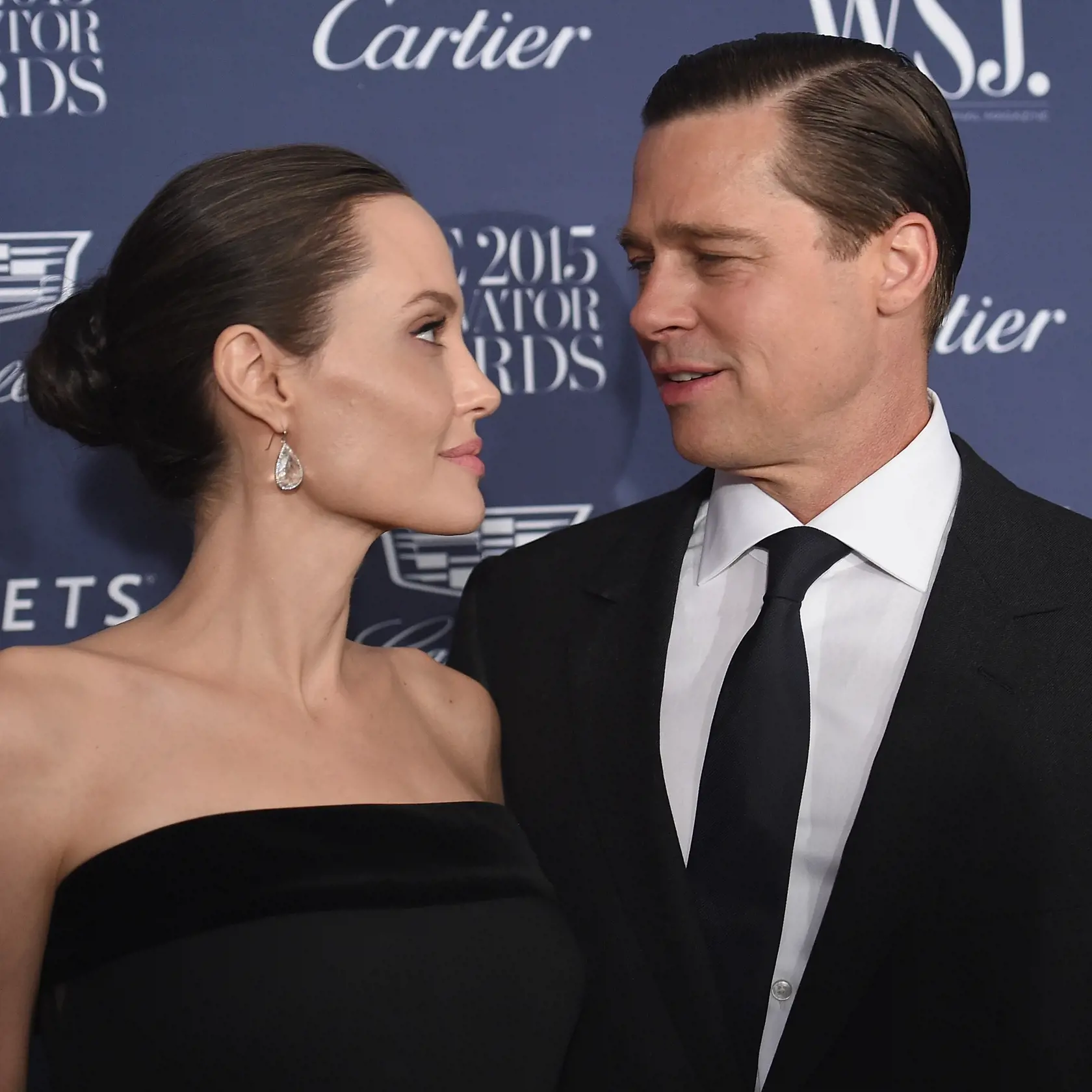 Angelina Jolie (49) a Brad Pitt (61) sa konečne po ôsmich rokoch súdnych ťahaníc dohodli na na rozvodovom vyrovnaní.