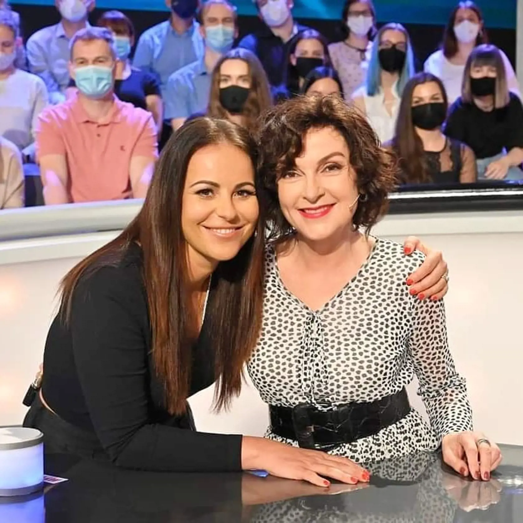 Beáta Dubasová a Katka Knechtová v Záhadách tela