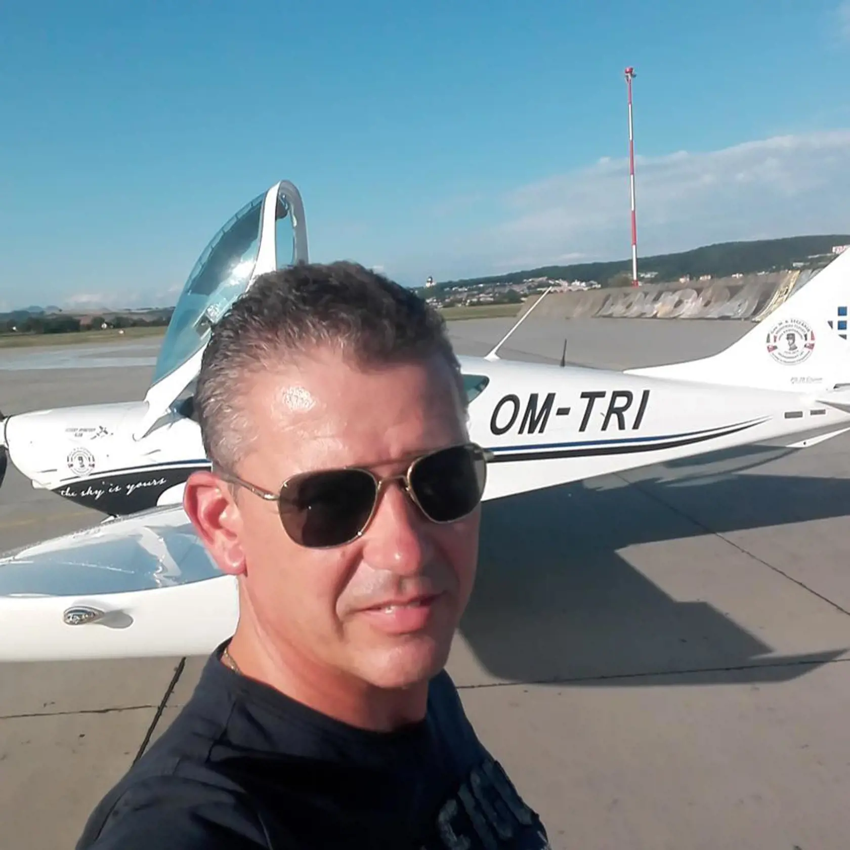 Minister vnútra Roman Mikulec je vyštudovaní stíhací pilot.