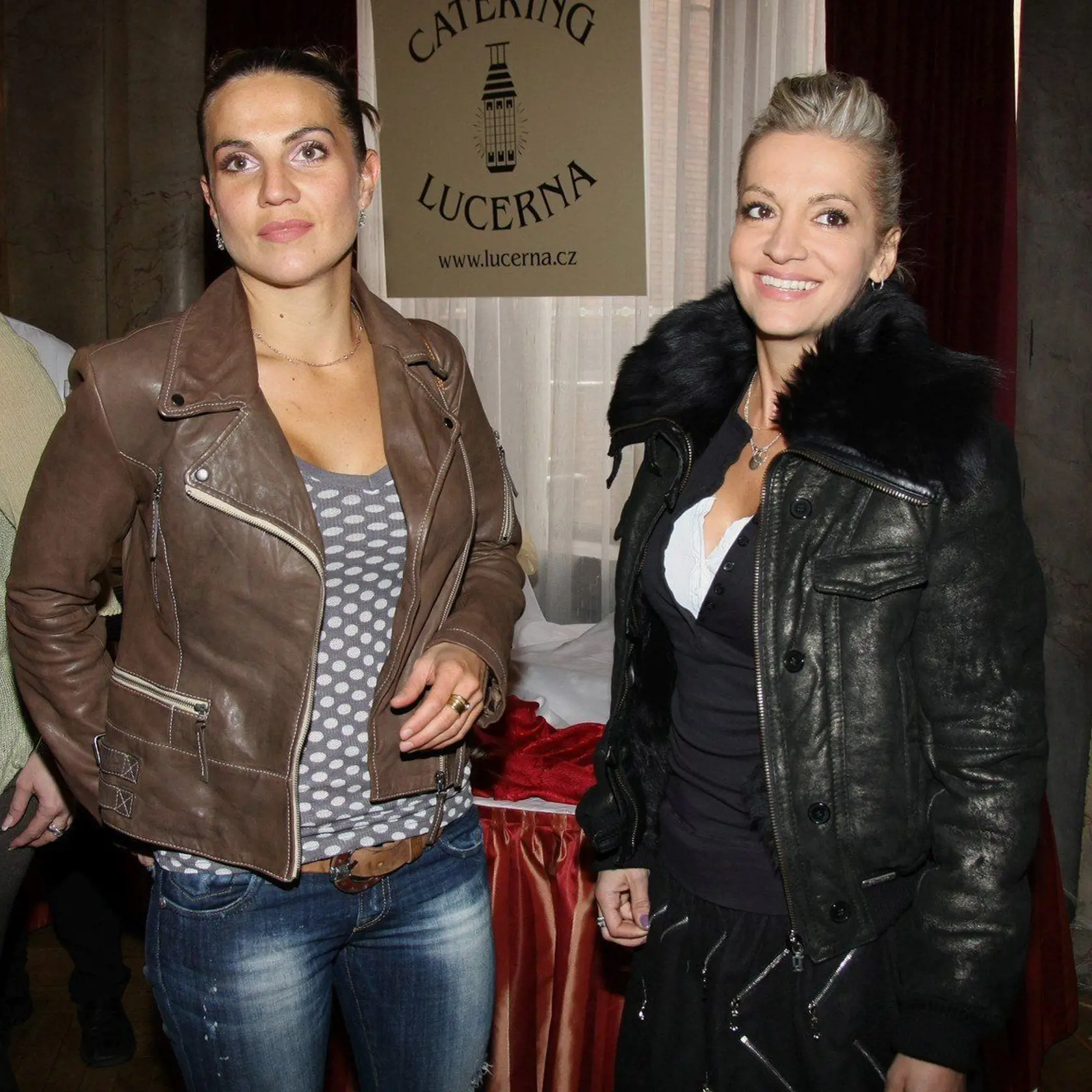 Dara a Eva sa zvykli často aj podobne obliekať. Snímka pochádza z roku 2010.