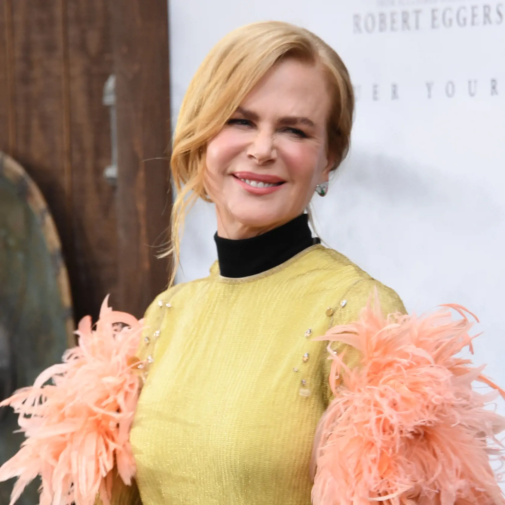 Herečka Nicole Kidman (55) síce na svoj vek nevyzerá, no najnovšie sa na Oscaroch predviedla s celkom zmenenou tvárou a divným správaním, ktoré pôsobilo podnapito. Okrem dokonalej postavy predviedla aj mladistvý vzhľad, ktorý zjavne nepatrí len matke prírode, ale aj šikovným rukám chirurga.