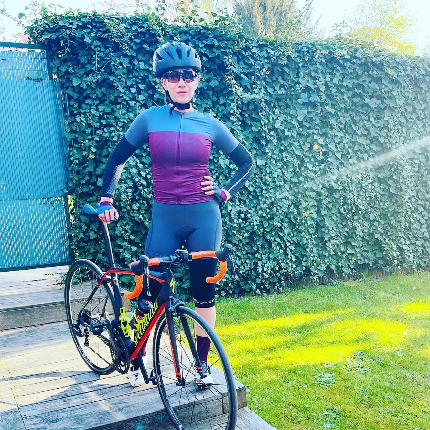 Europoslankyňa Lucia Ďuriš Nicholsonová v cyklistickom outfite.