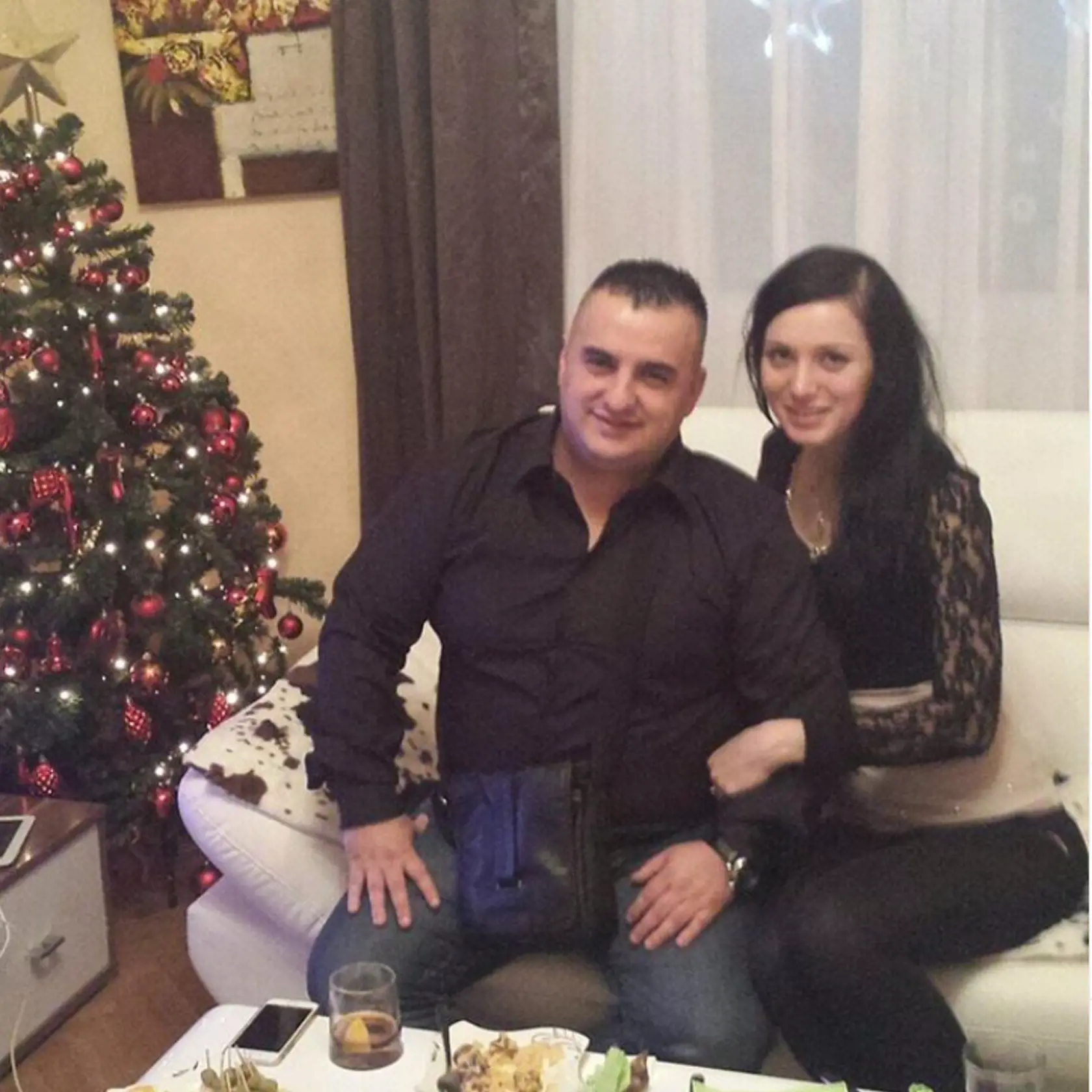 Rozbláznená exfarmárka Monika sa po šou upokojila a dnes je šťastná po boku svojho partnera.
